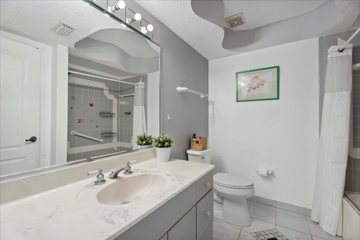 Image 44 of 75 For 22 Woodston Lane