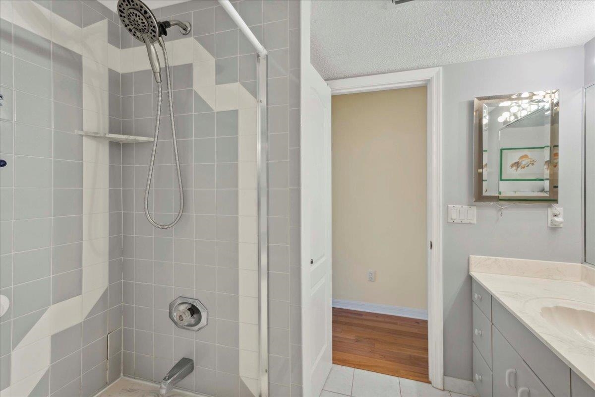 Image 45 of 75 For 22 Woodston Lane