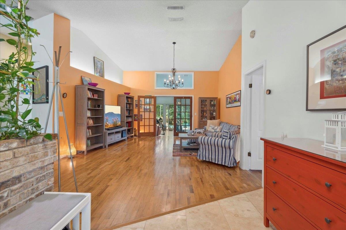 Image 8 of 75 For 22 Woodston Lane