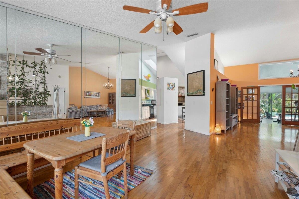 Image 9 of 75 For 22 Woodston Lane