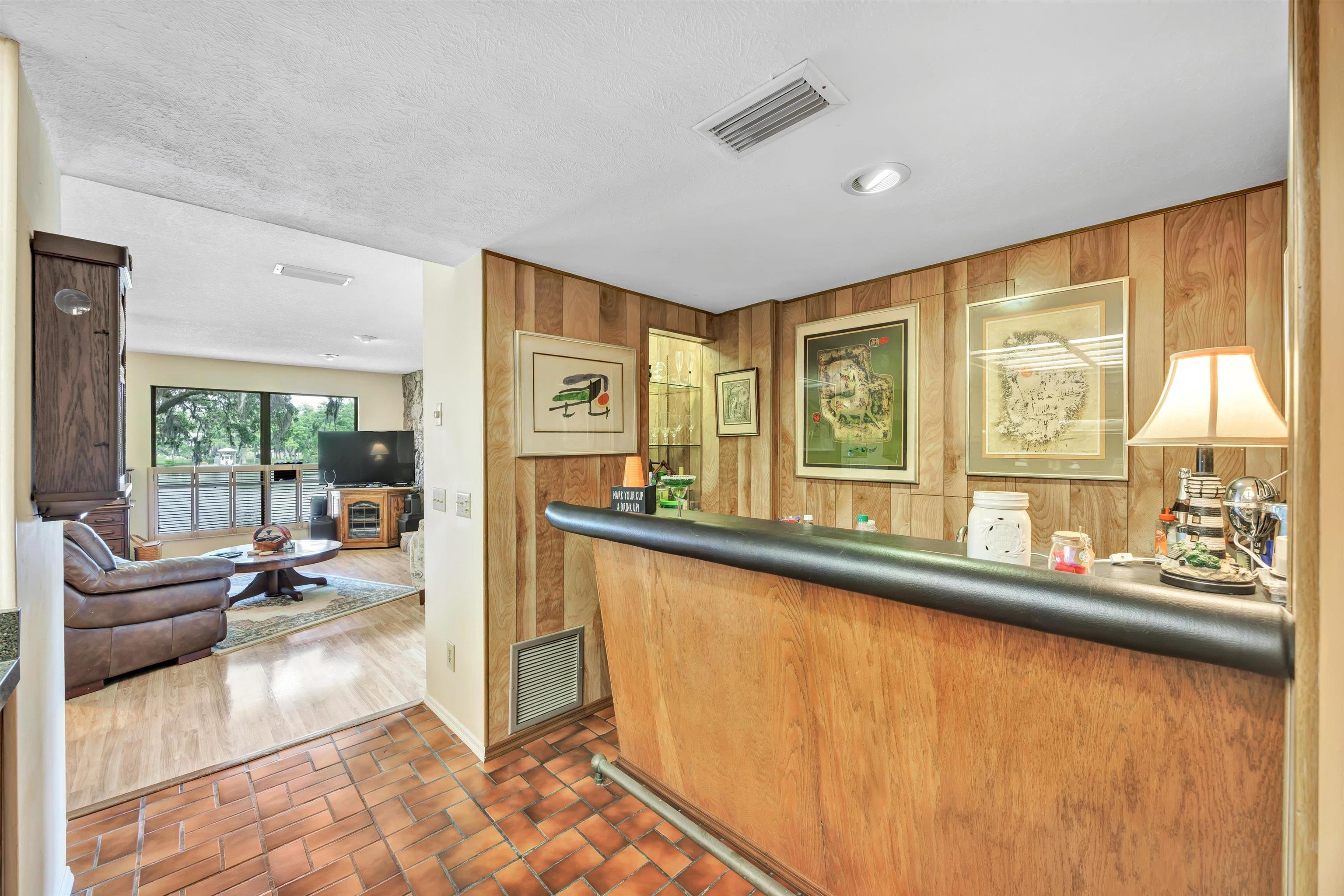 Image 18 of 53 For 31 Swimming Pen Dr