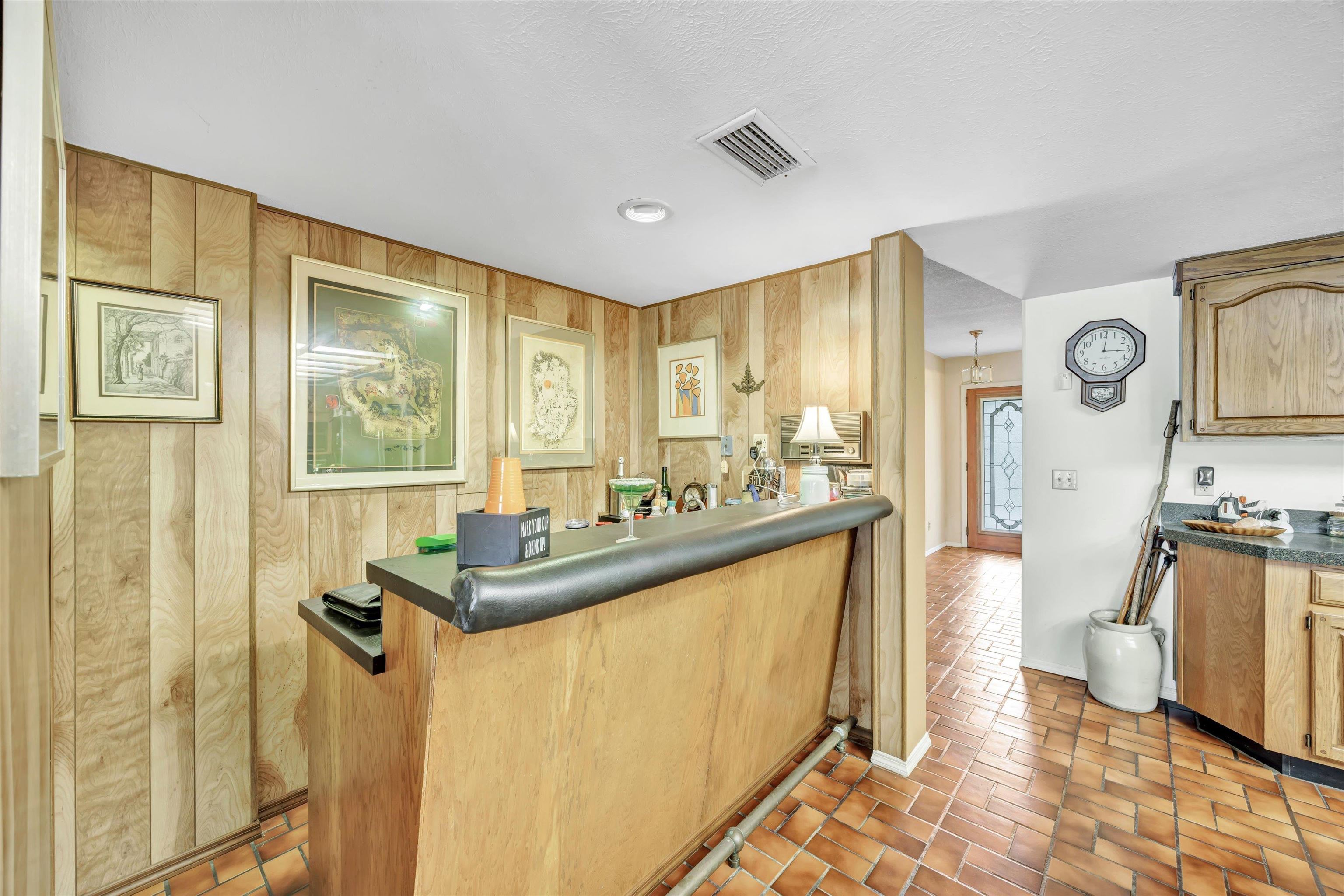 Image 19 of 53 For 31 Swimming Pen Dr