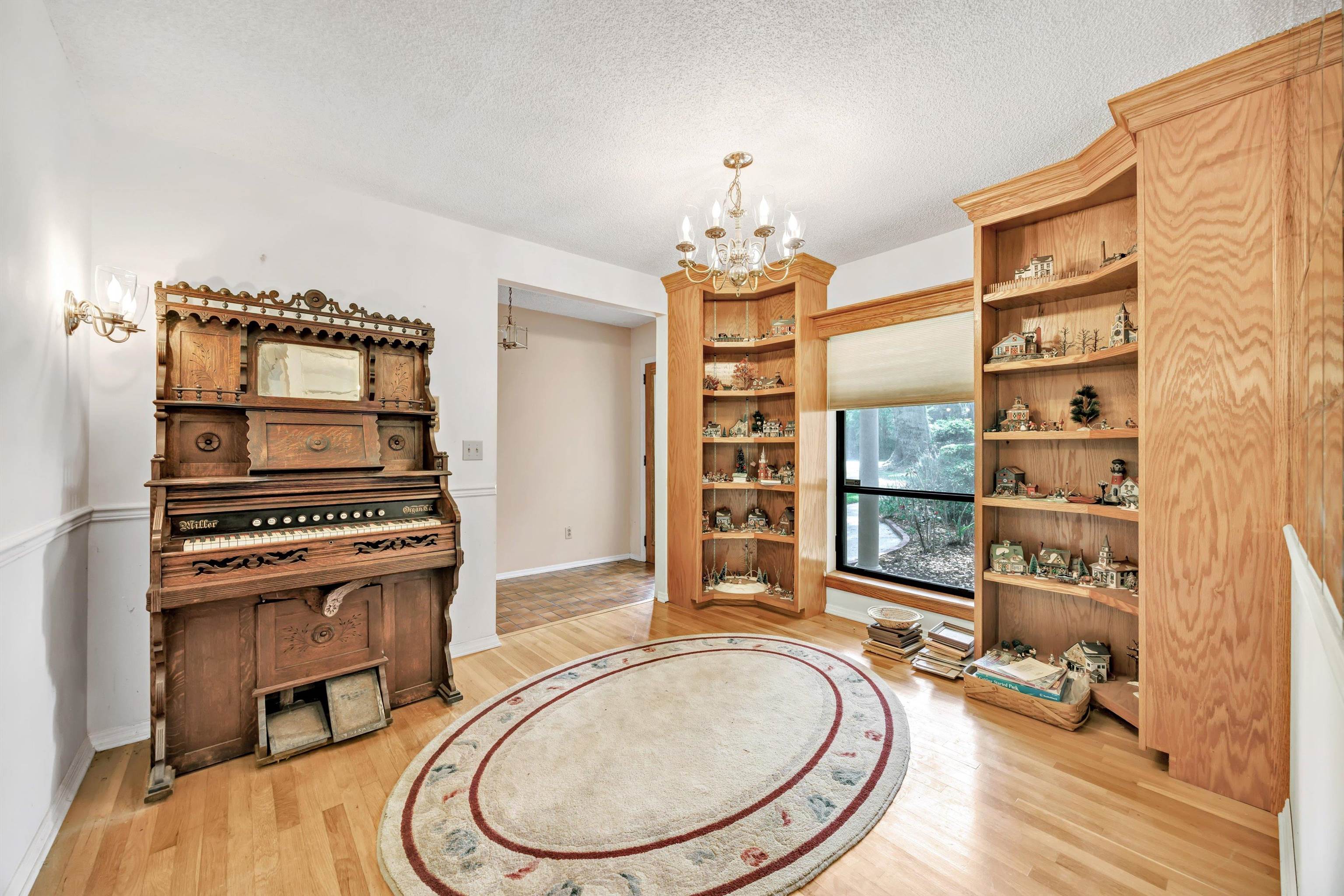 Image 20 of 53 For 31 Swimming Pen Dr