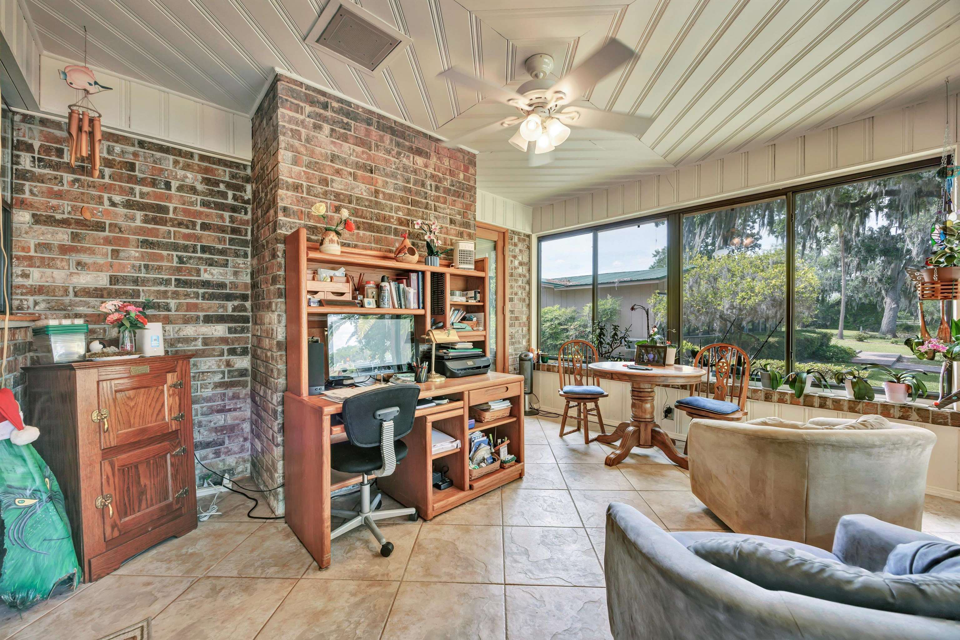 Image 23 of 53 For 31 Swimming Pen Dr