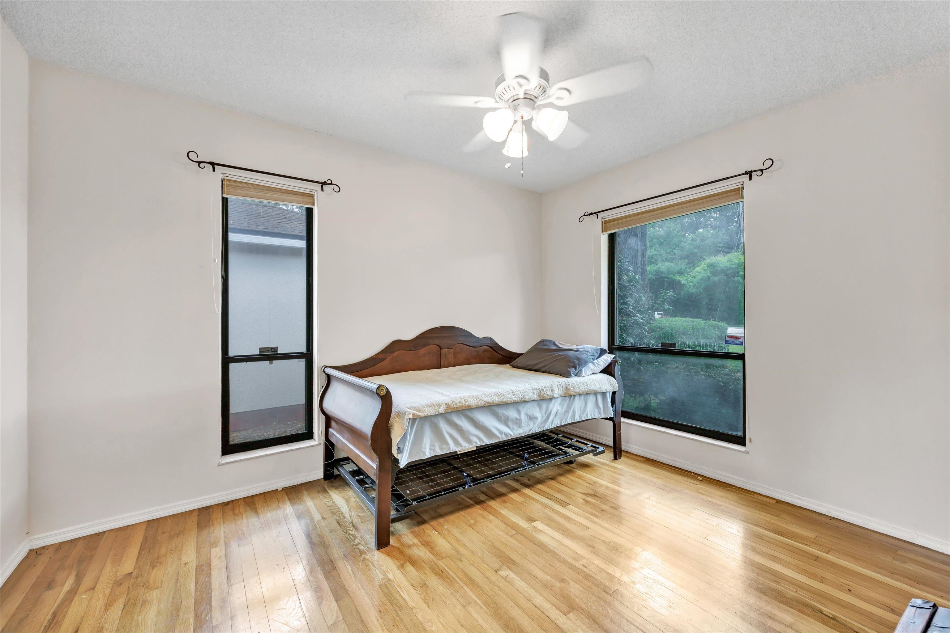 Image 28 of 53 For 31 Swimming Pen Dr