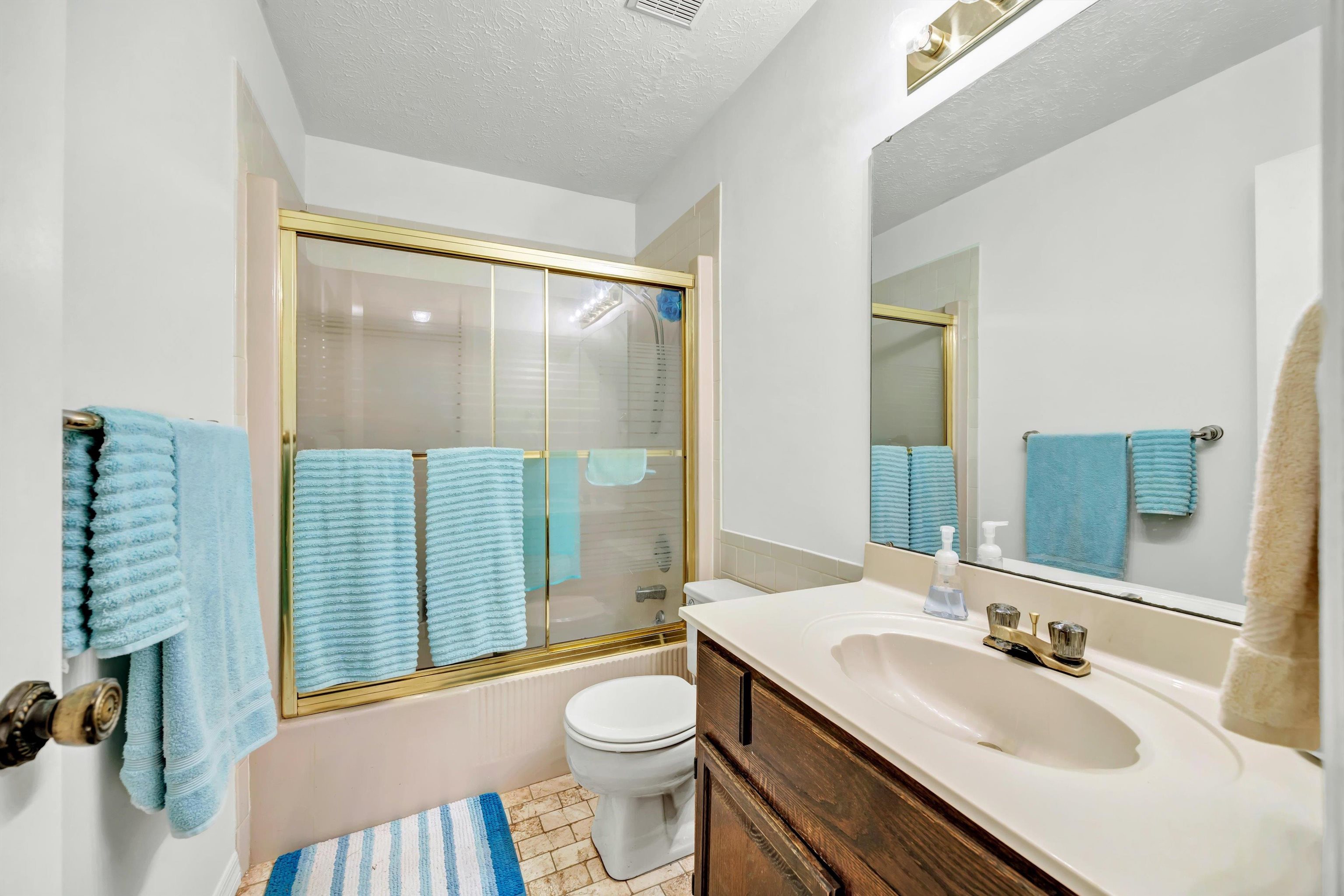 Image 30 of 53 For 31 Swimming Pen Dr