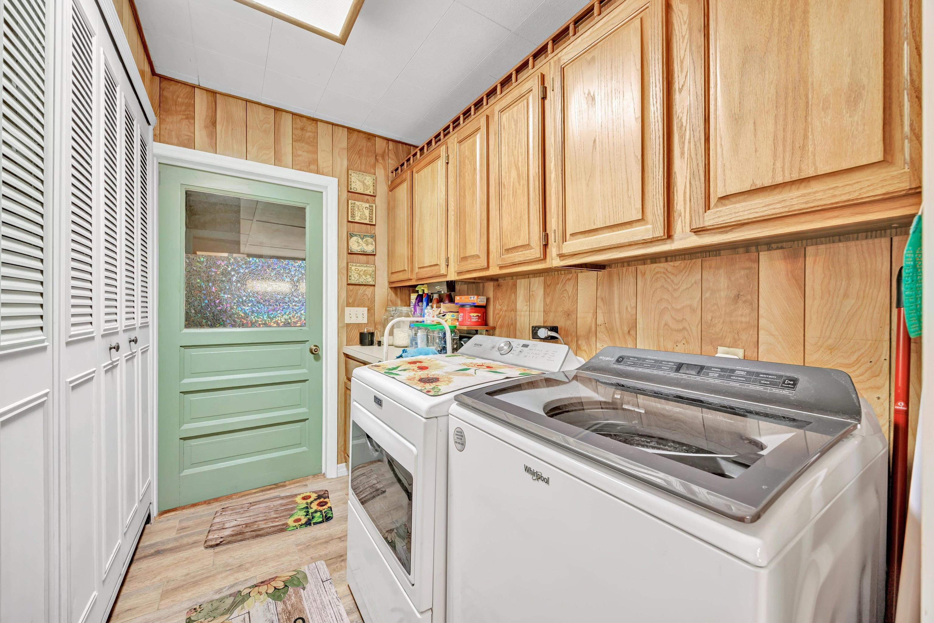 Image 33 of 53 For 31 Swimming Pen Dr