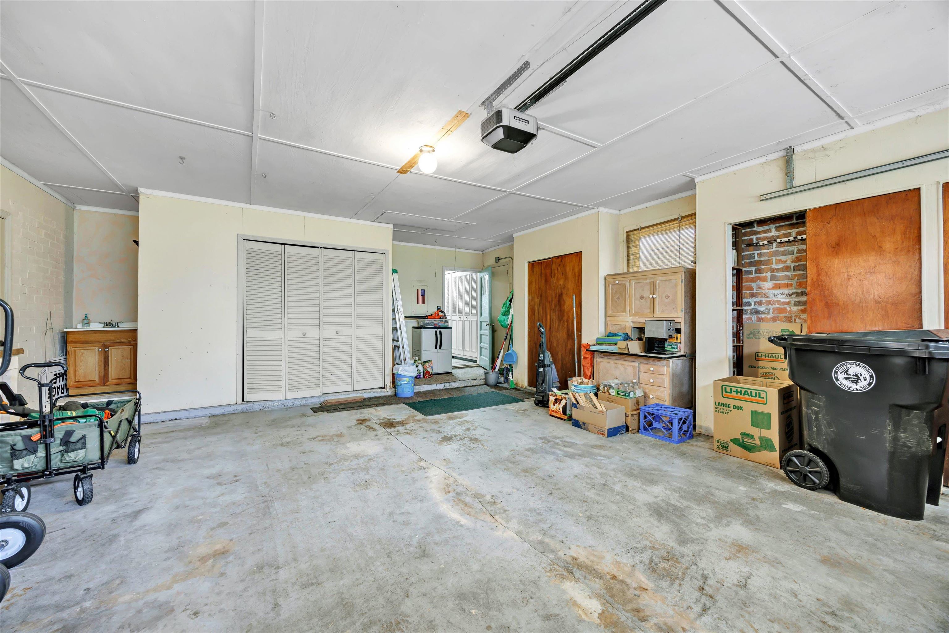 Image 35 of 53 For 31 Swimming Pen Dr