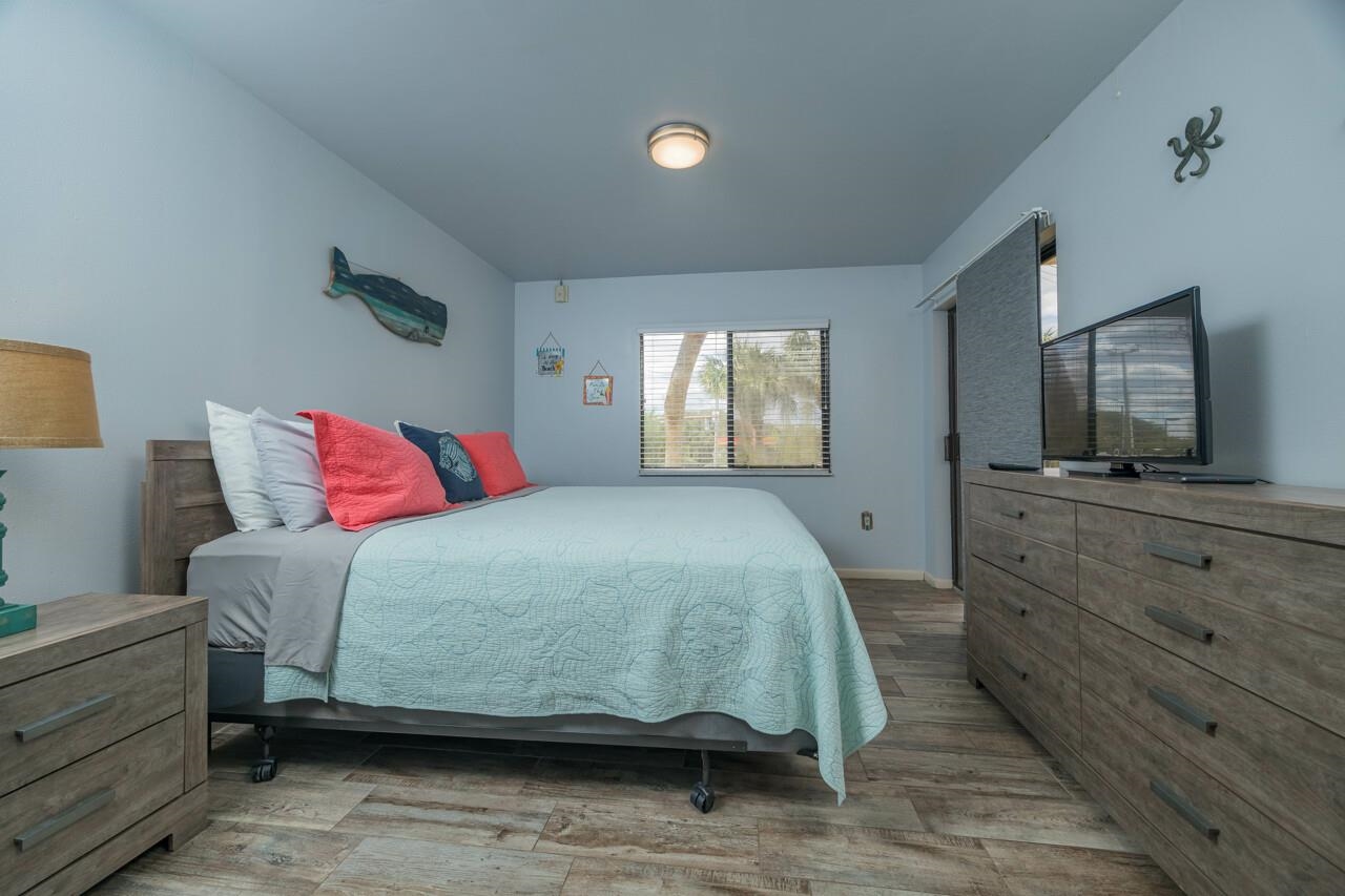 Image 17 of 23 For 4250 A1a South  B-25