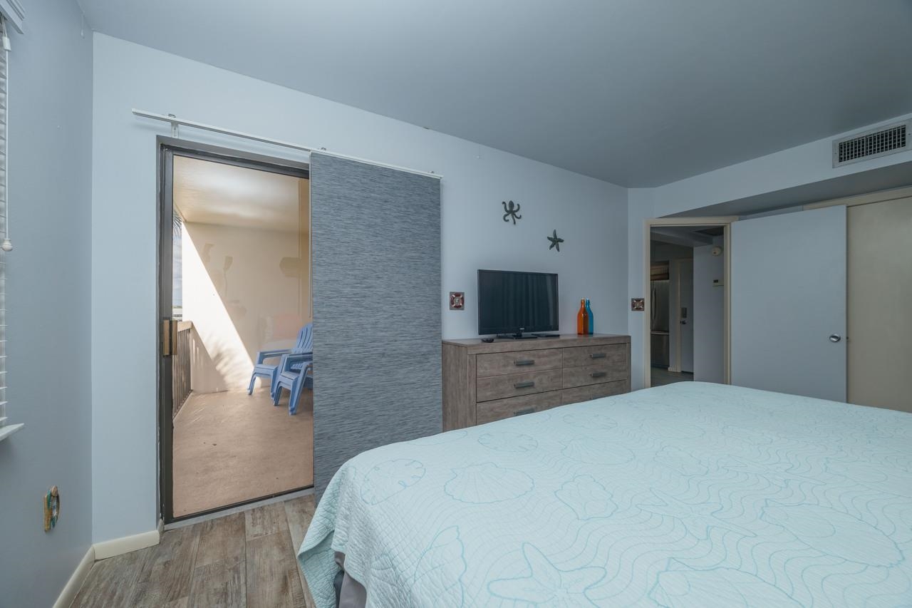 Image 19 of 23 For 4250 A1a South  B-25