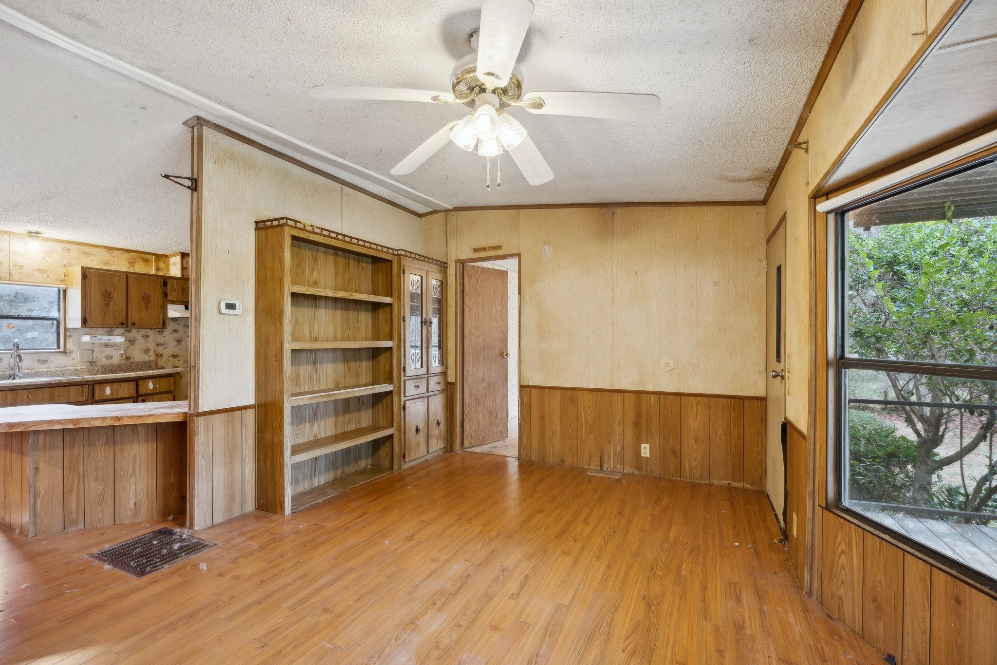 Image 10 of 49 For 5255 Peggy Ln