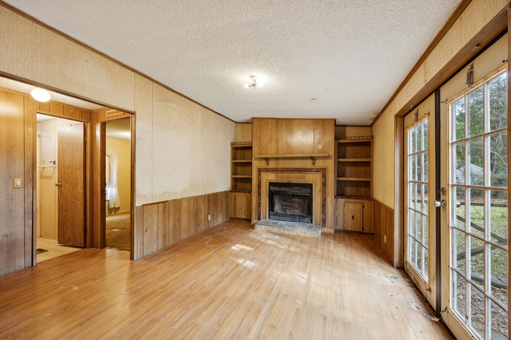 Image 14 of 49 For 5255 Peggy Ln