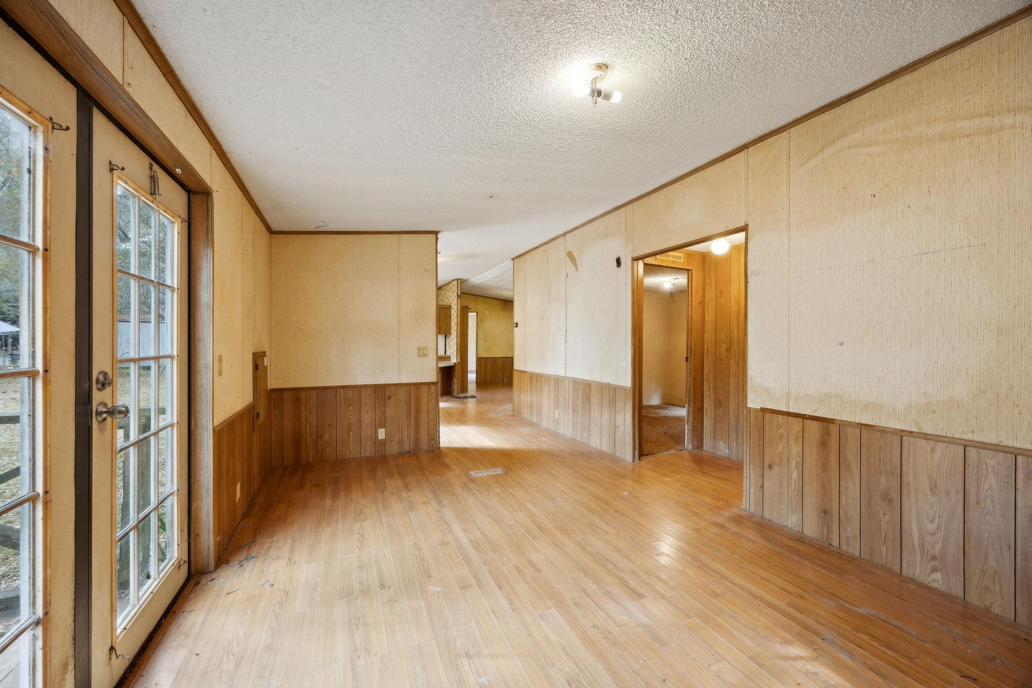 Image 15 of 49 For 5255 Peggy Ln