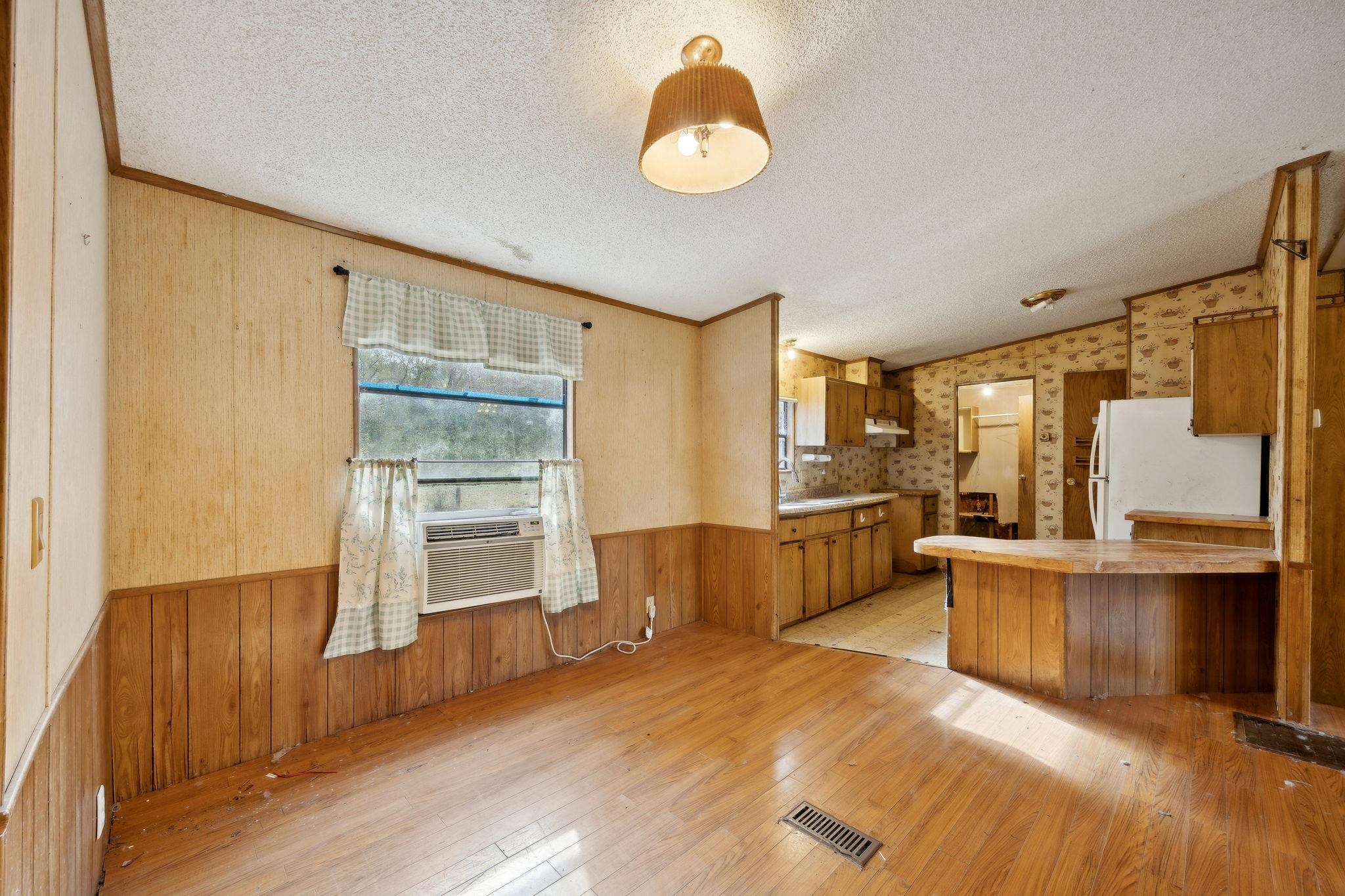 Image 17 of 49 For 5255 Peggy Ln