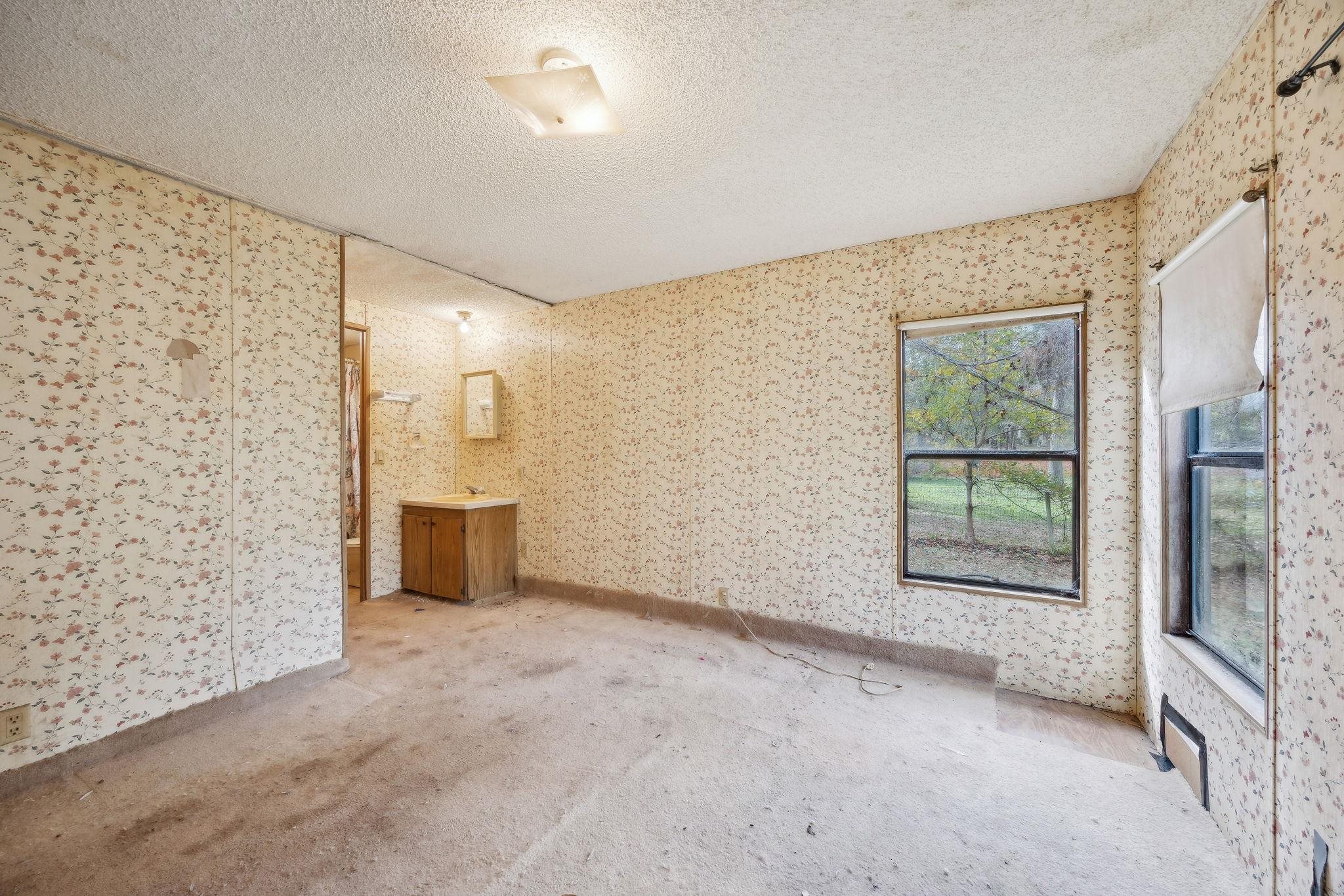 Image 22 of 49 For 5255 Peggy Ln