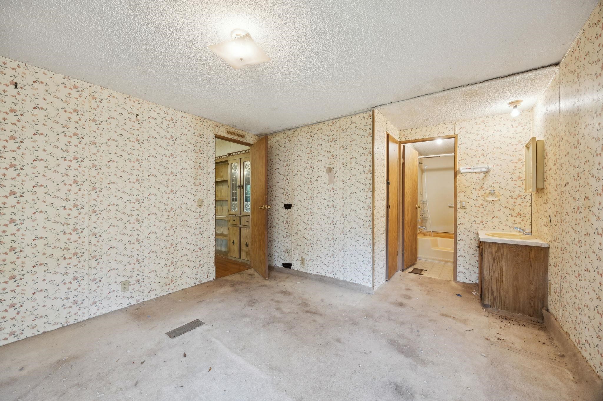 Image 23 of 49 For 5255 Peggy Ln