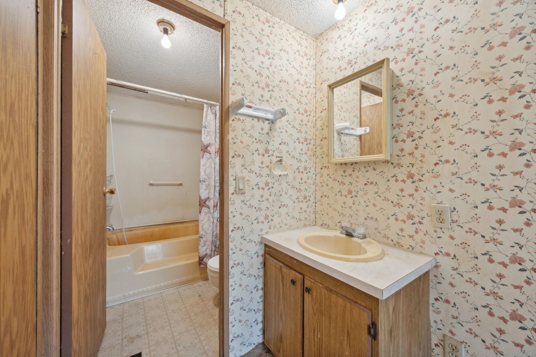 Image 24 of 49 For 5255 Peggy Ln