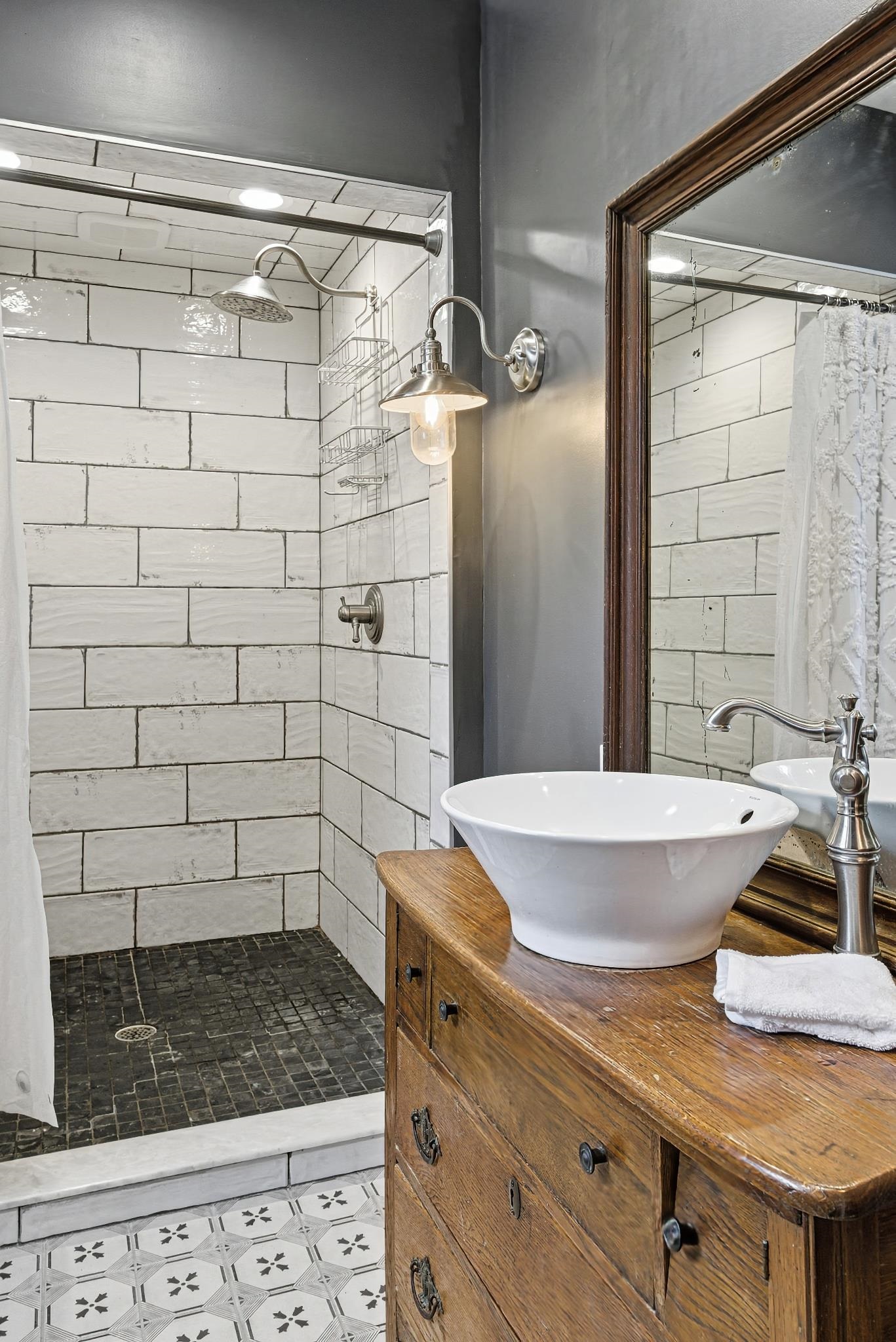 Image 21 of 53 For 60 Osceola St.