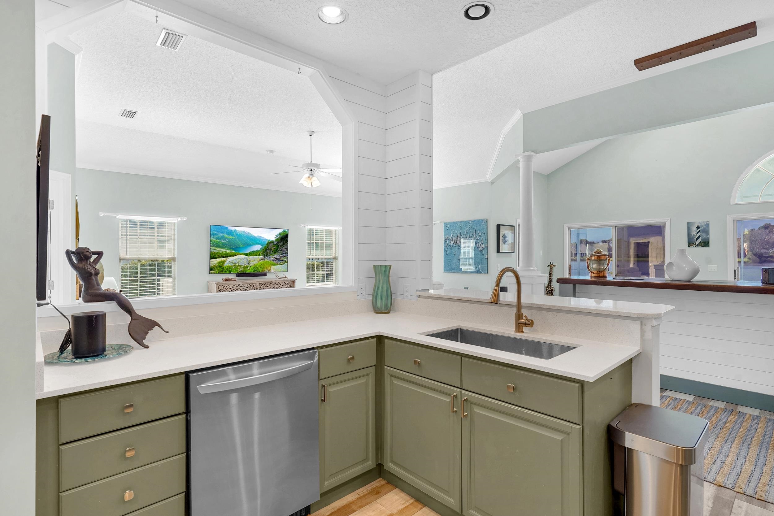 Image 5 of 43 For 507 Lakeway Dr