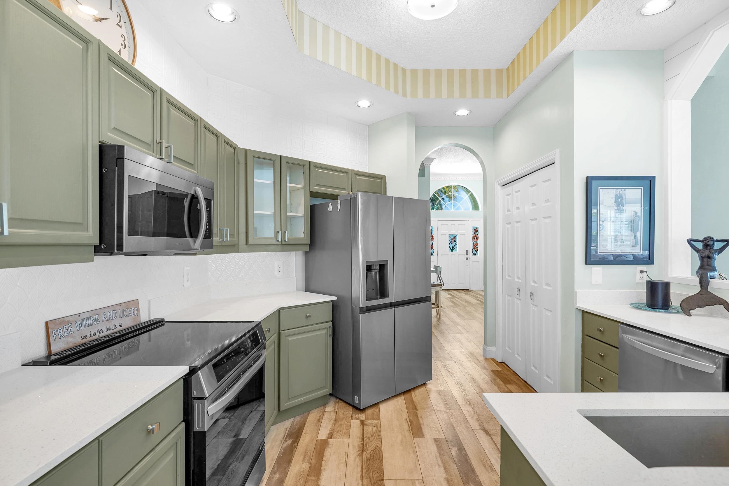 Image 6 of 43 For 507 Lakeway Dr