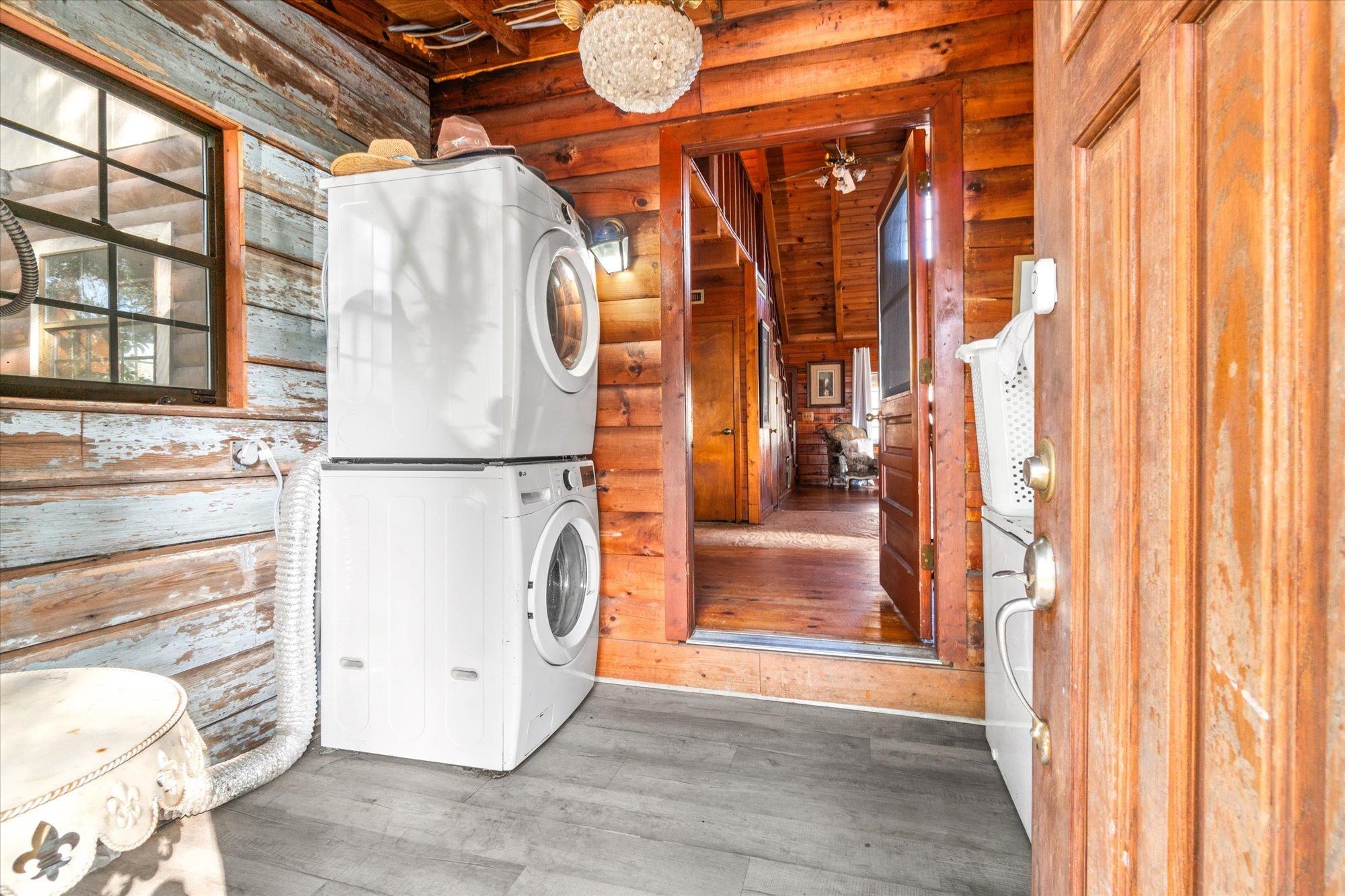 Image 24 of 83 For 5994-1&2 Splendora Ln