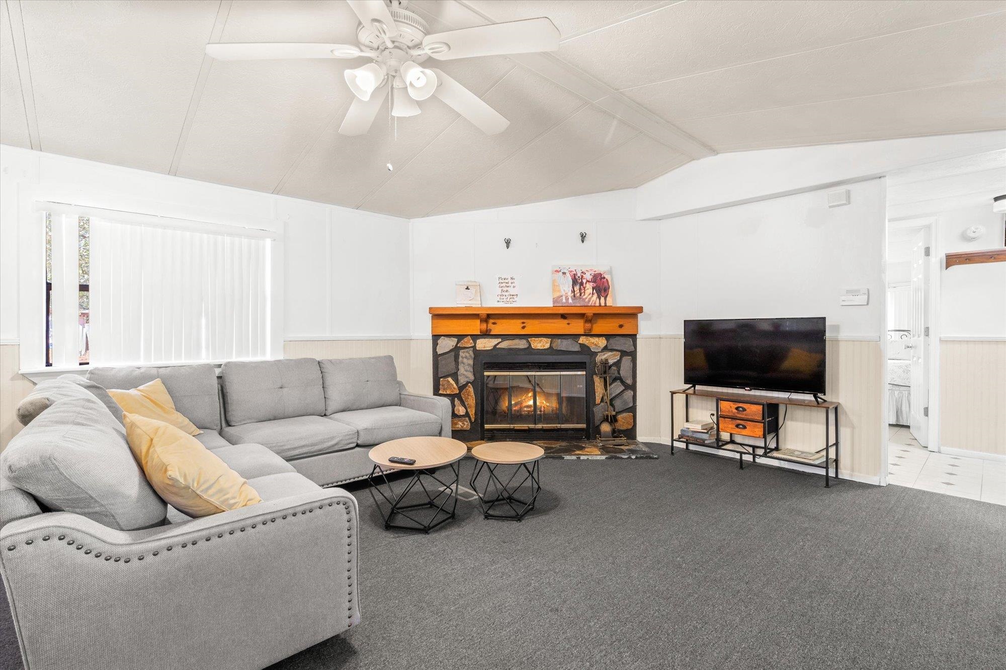 Image 44 of 83 For 5994-1&2 Splendora Ln