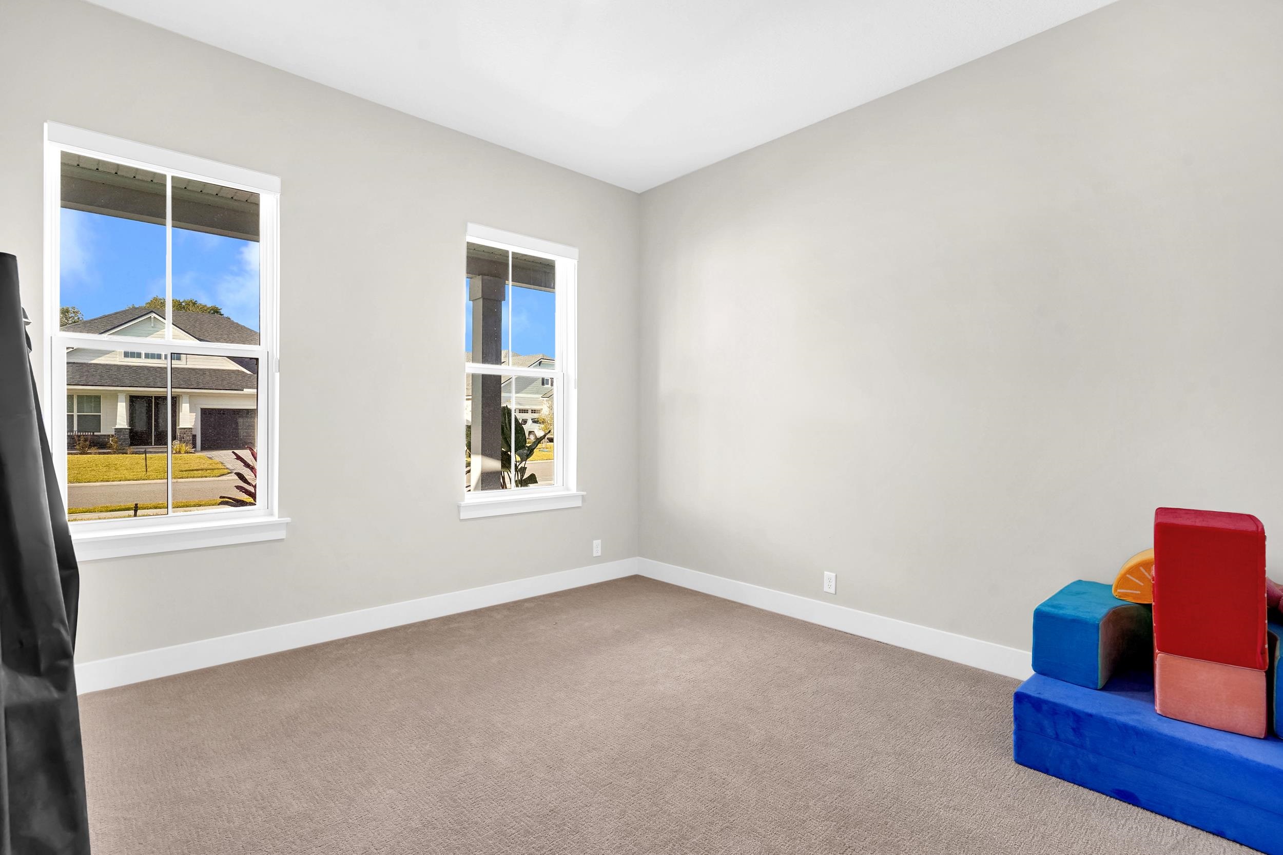 Image 15 of 59 For 64 Oak Cluster Ln