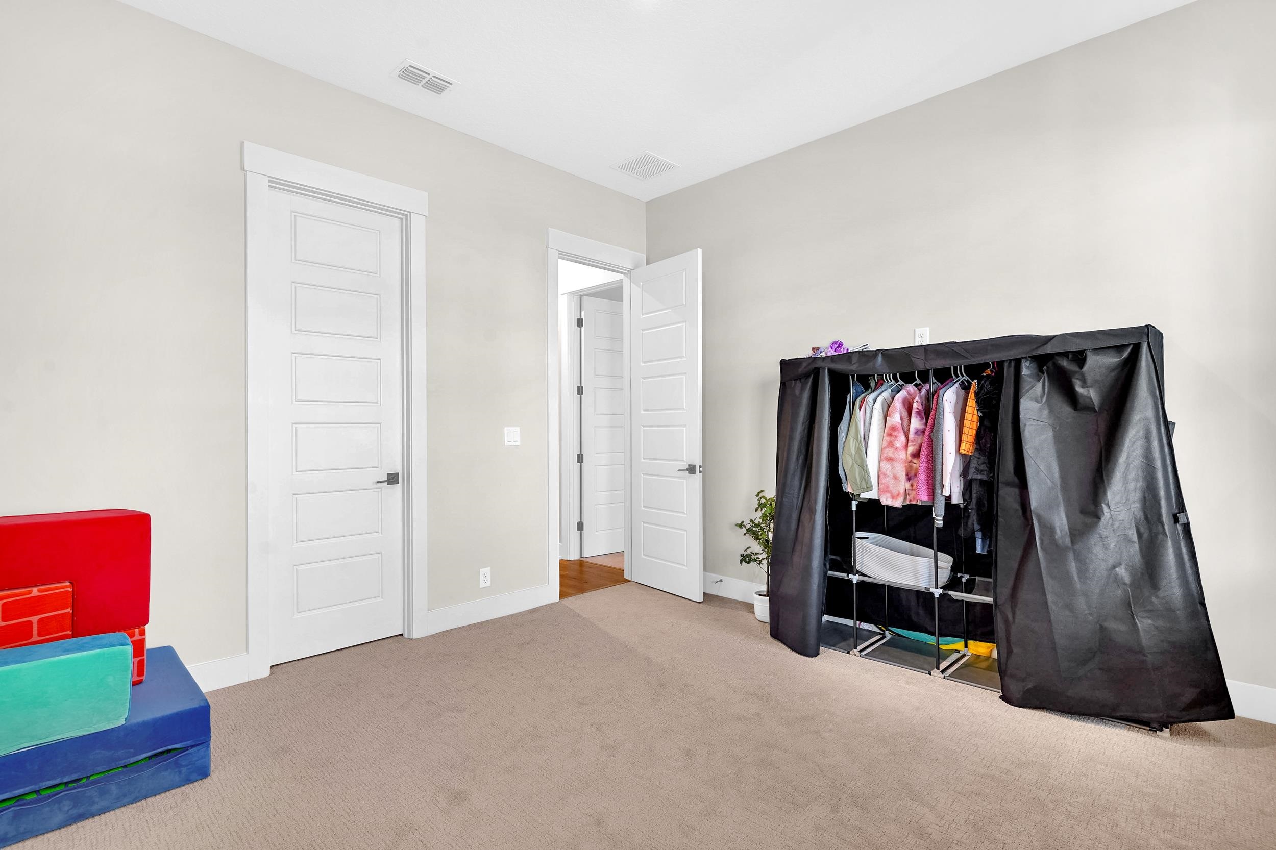 Image 16 of 59 For 64 Oak Cluster Ln