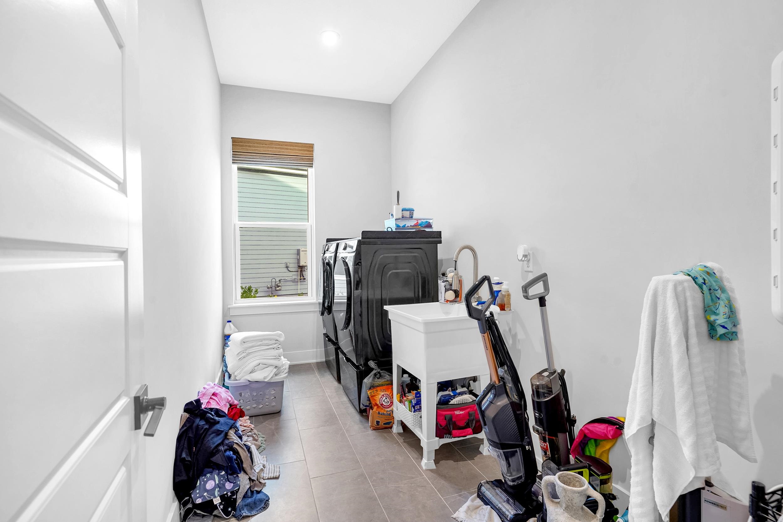 Image 35 of 59 For 64 Oak Cluster Ln