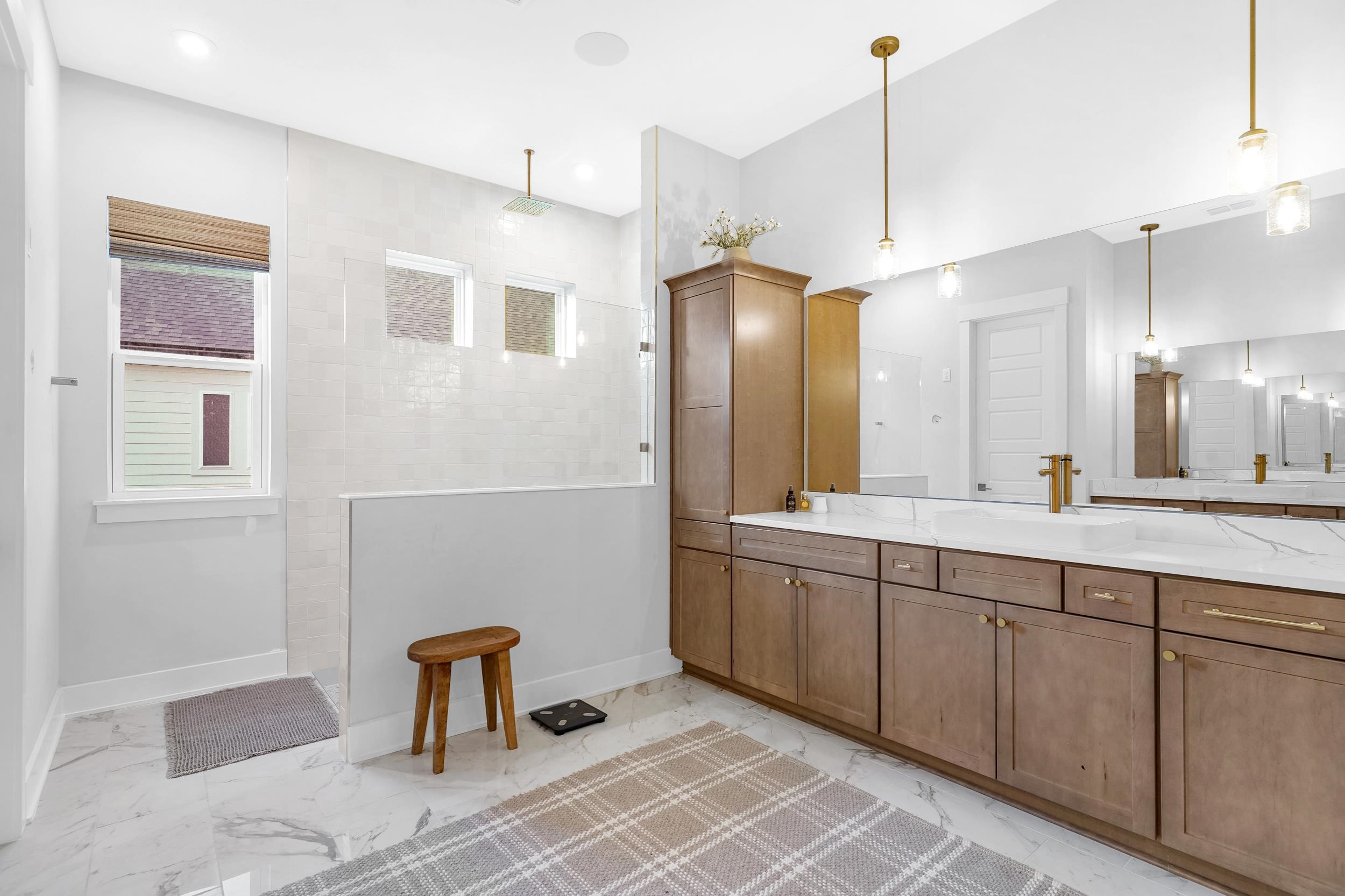 Image 38 of 59 For 64 Oak Cluster Ln