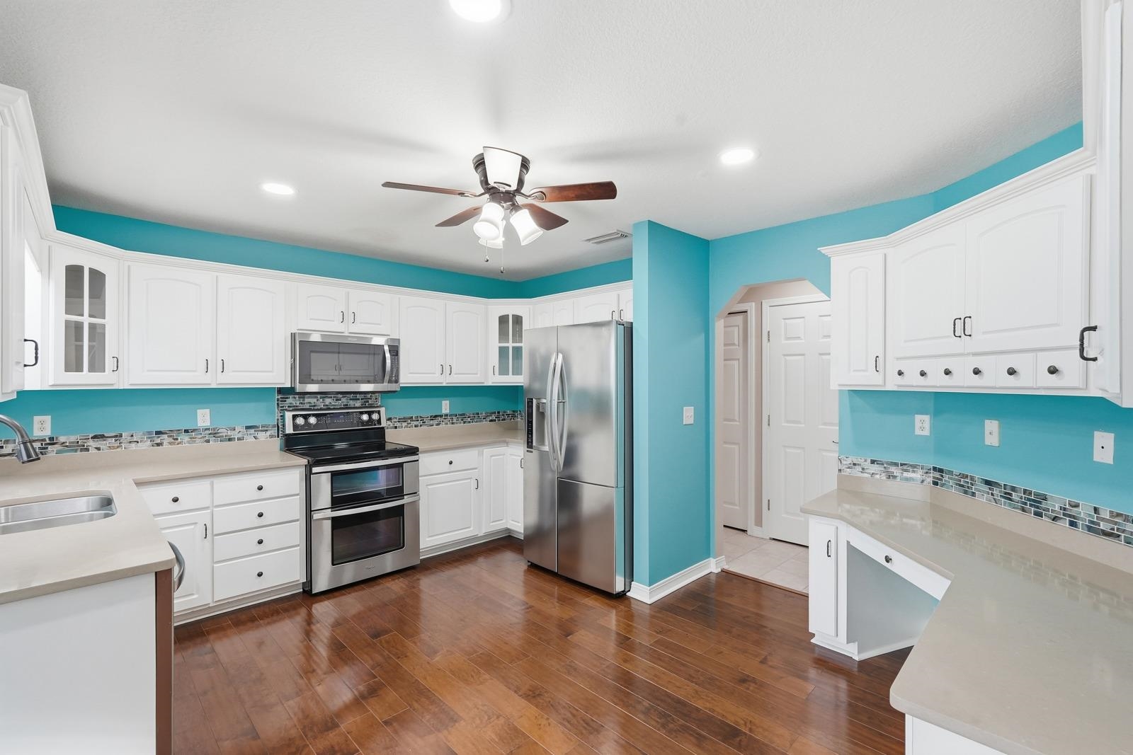 Image 14 of 62 For 241 Crystal Cove Dr