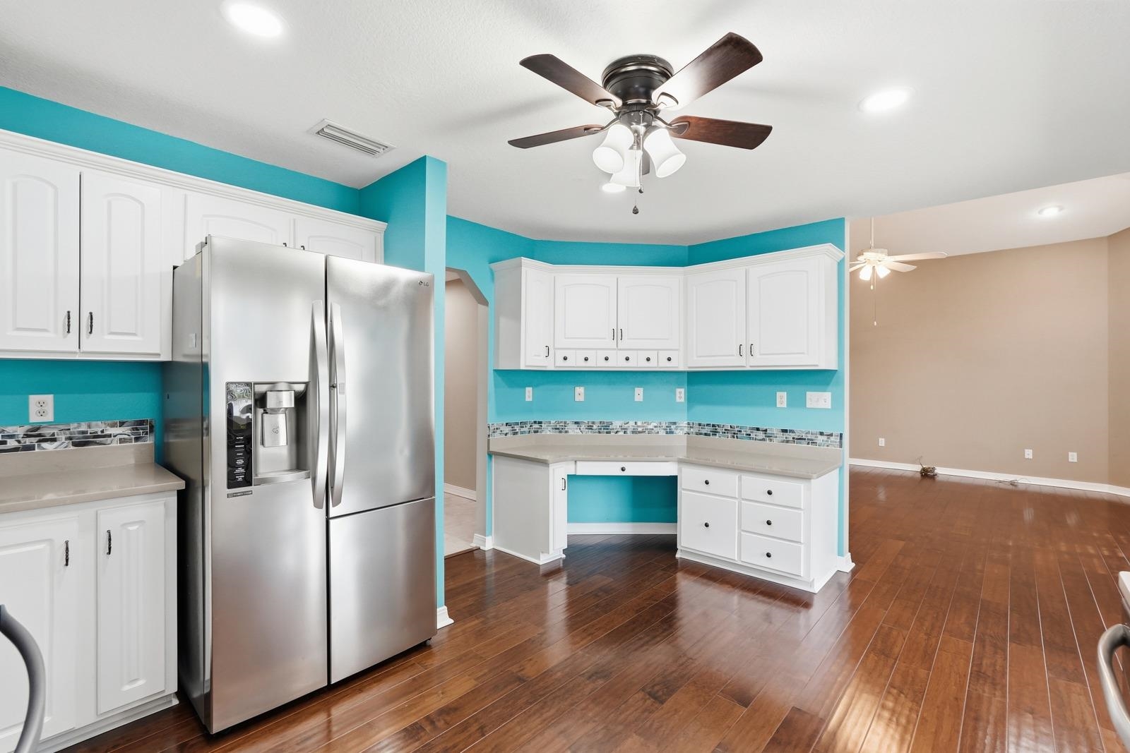 Image 16 of 62 For 241 Crystal Cove Dr