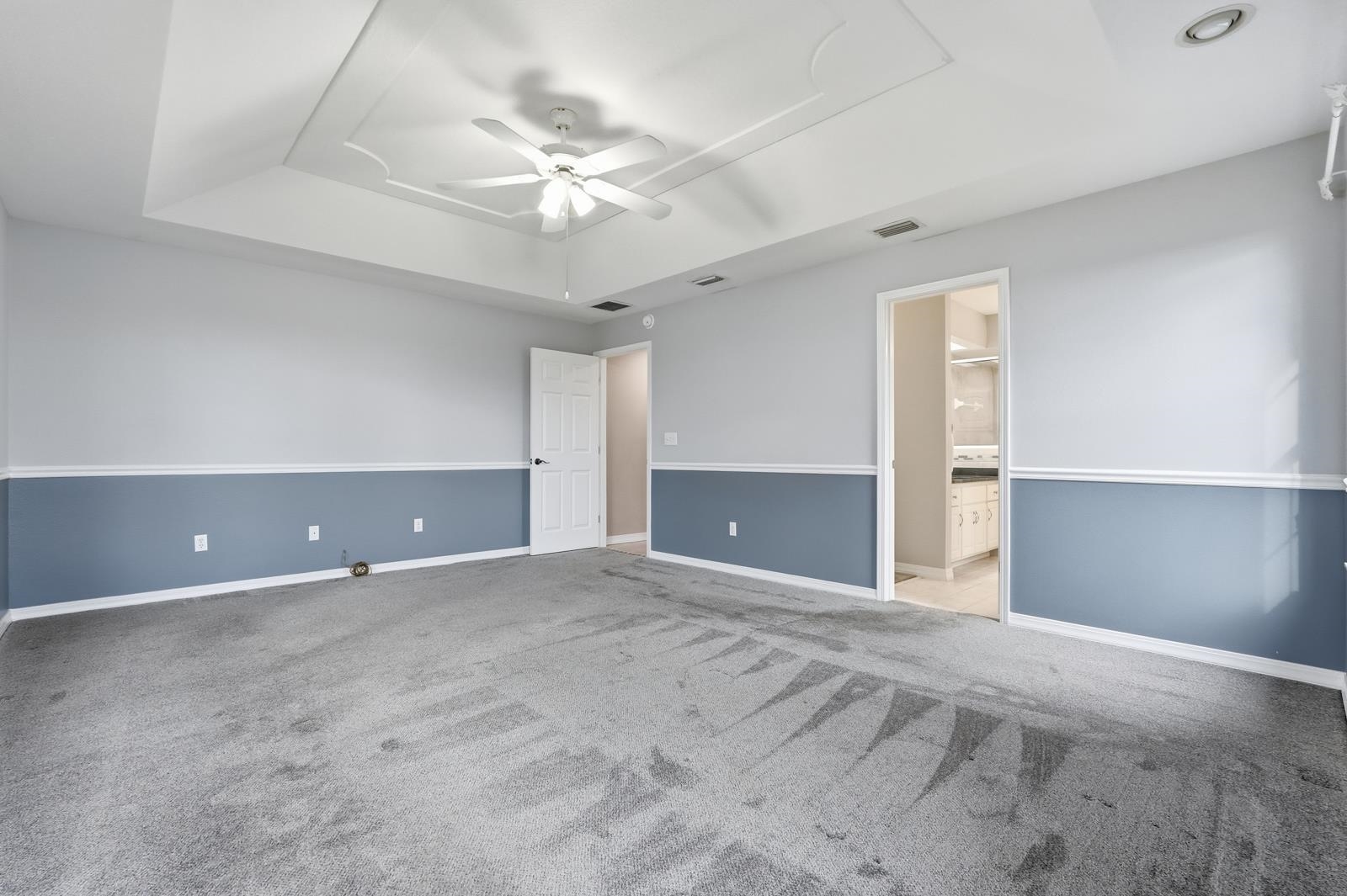 Image 30 of 62 For 241 Crystal Cove Dr