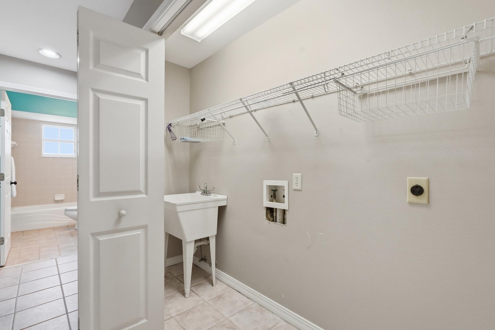 Image 44 of 62 For 241 Crystal Cove Dr