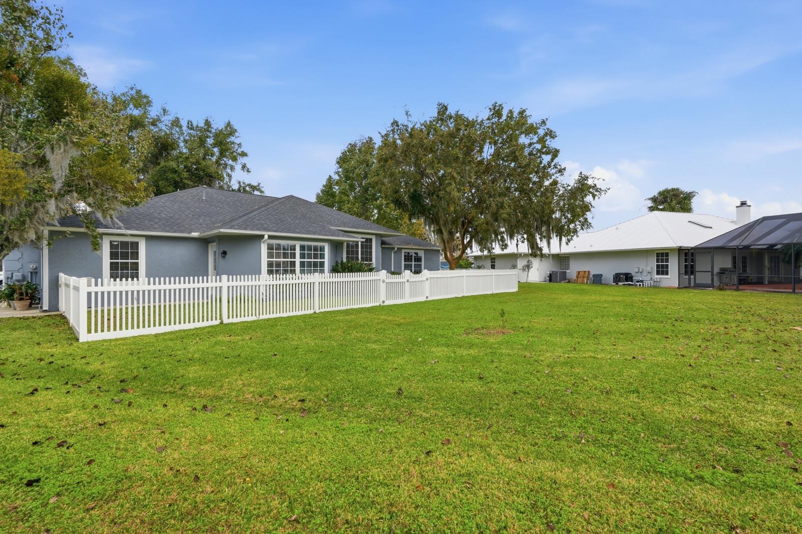 Image 49 of 62 For 241 Crystal Cove Dr