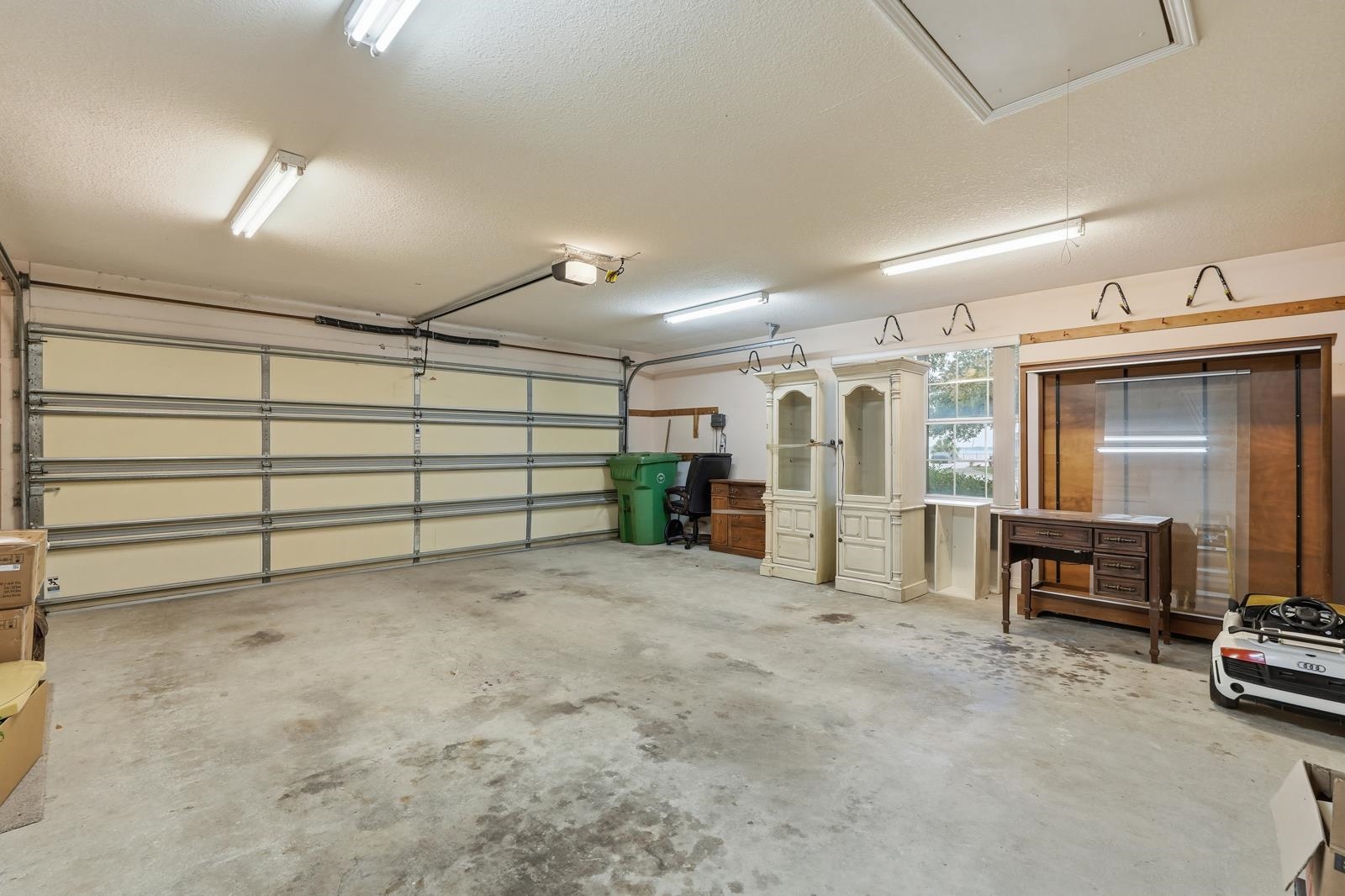 Image 52 of 62 For 241 Crystal Cove Dr