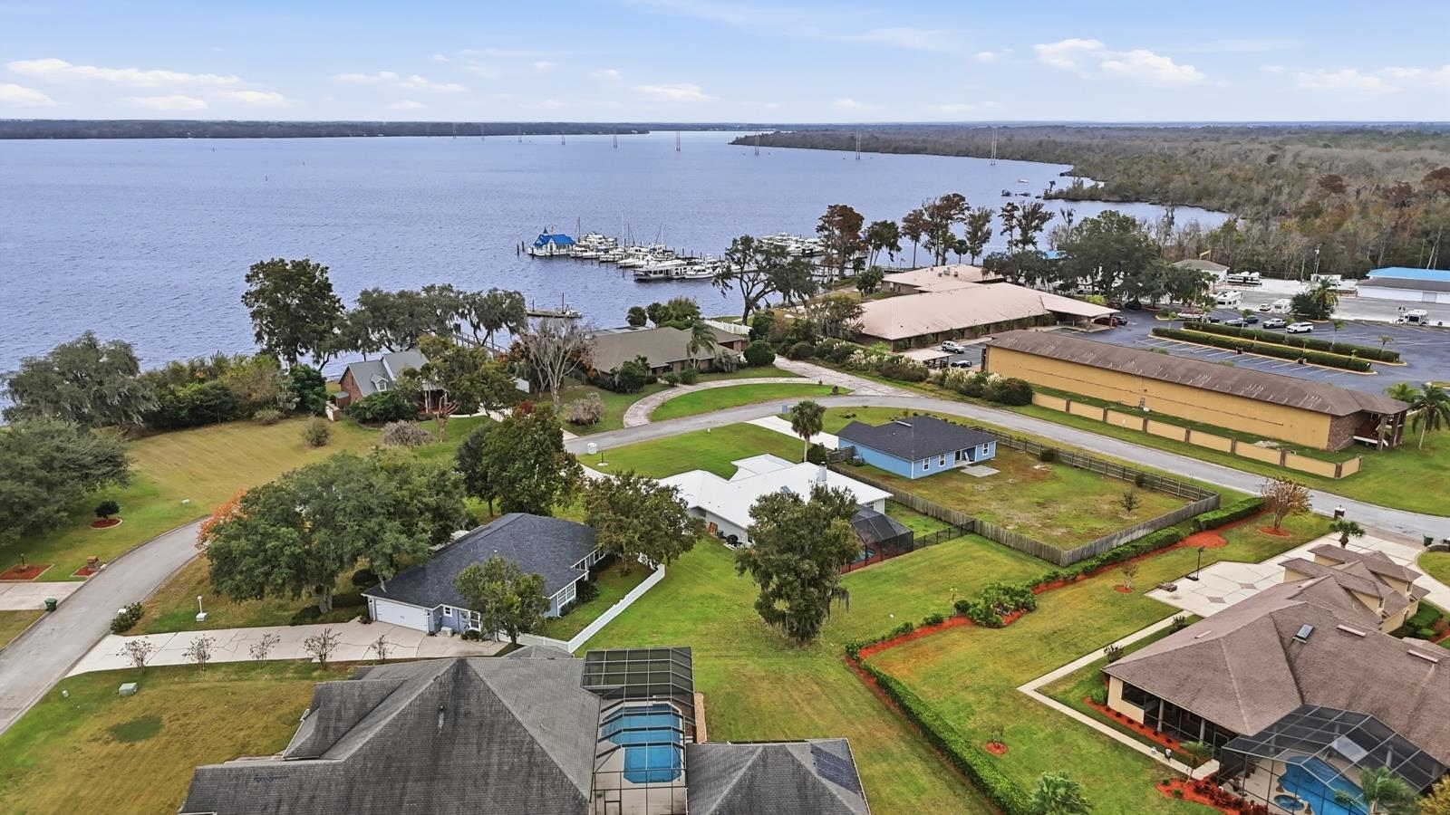 Image 7 of 62 For 241 Crystal Cove Dr