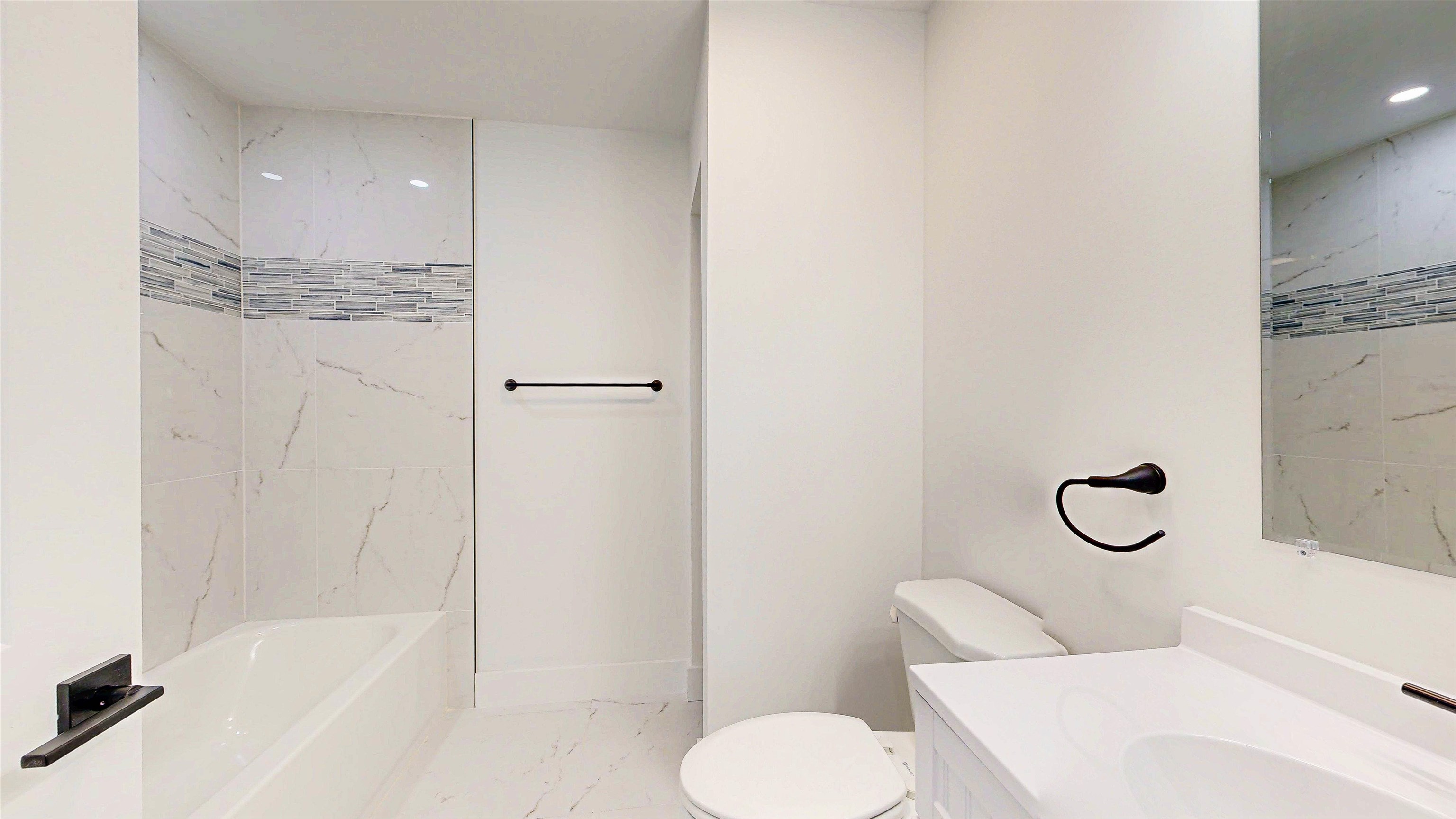 Image 21 of 33 For 7975 A1a South