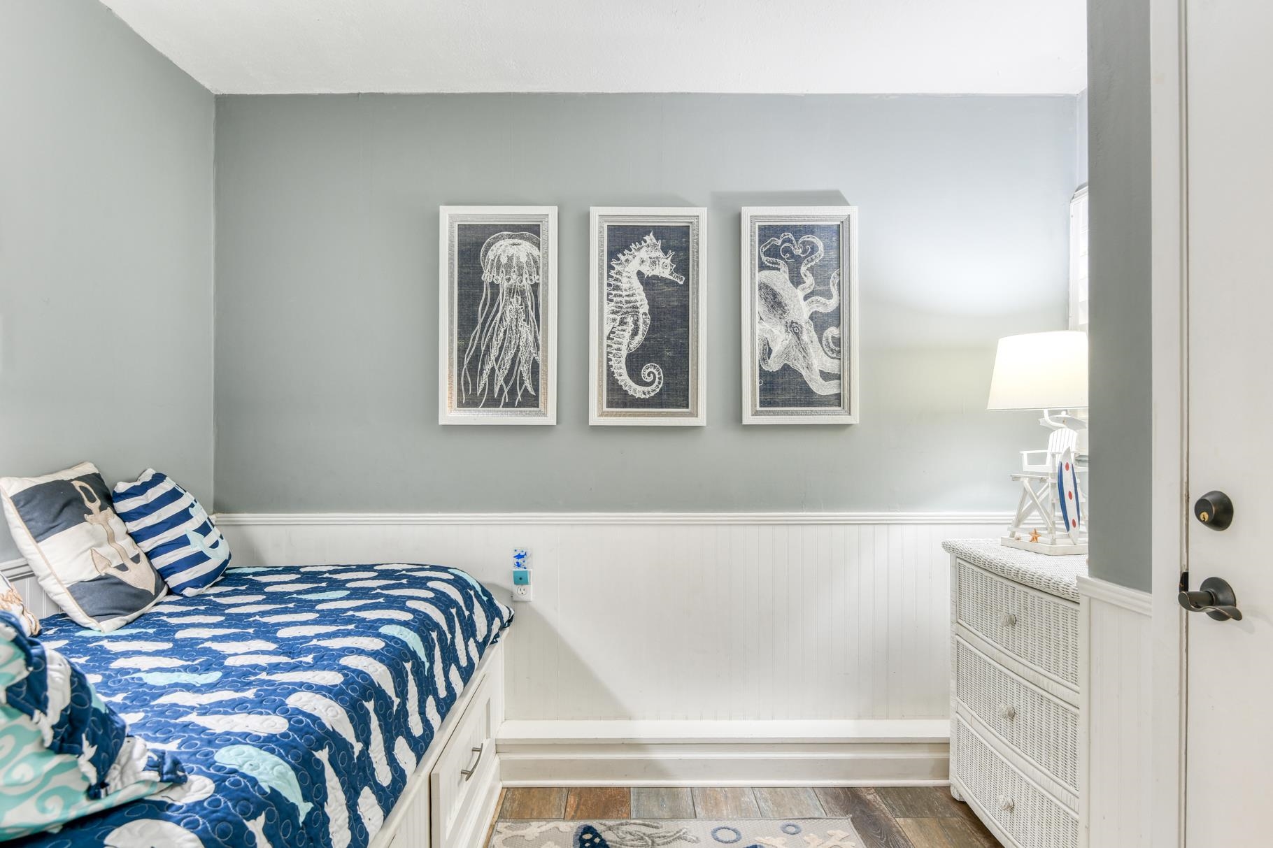 Image 28 of 47 For 4670 A1a S.  1402