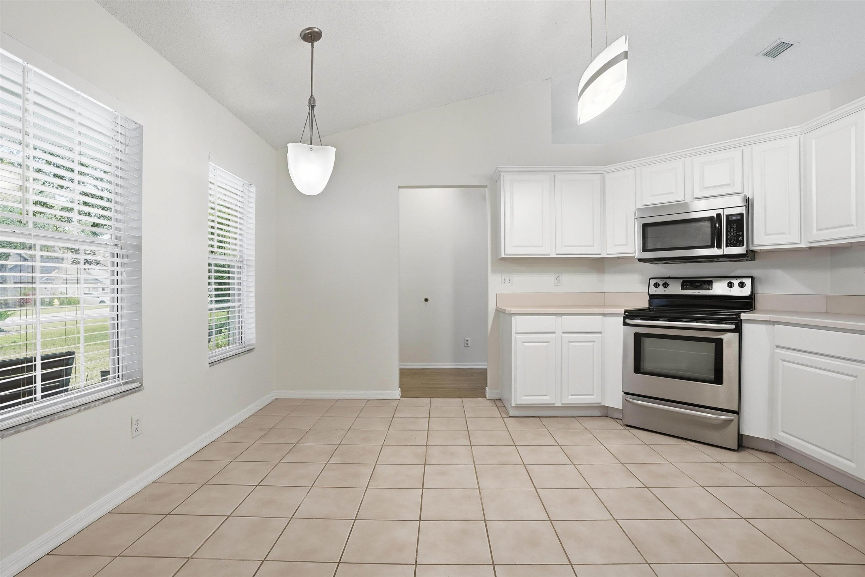 Image 5 of 38 For 48 Lee Dr  