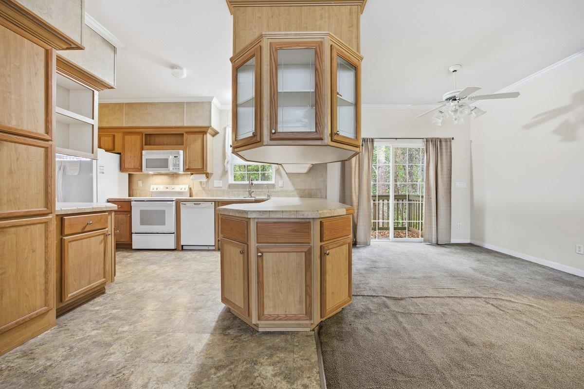 Image 4 of 16 For 4881 Avenue B