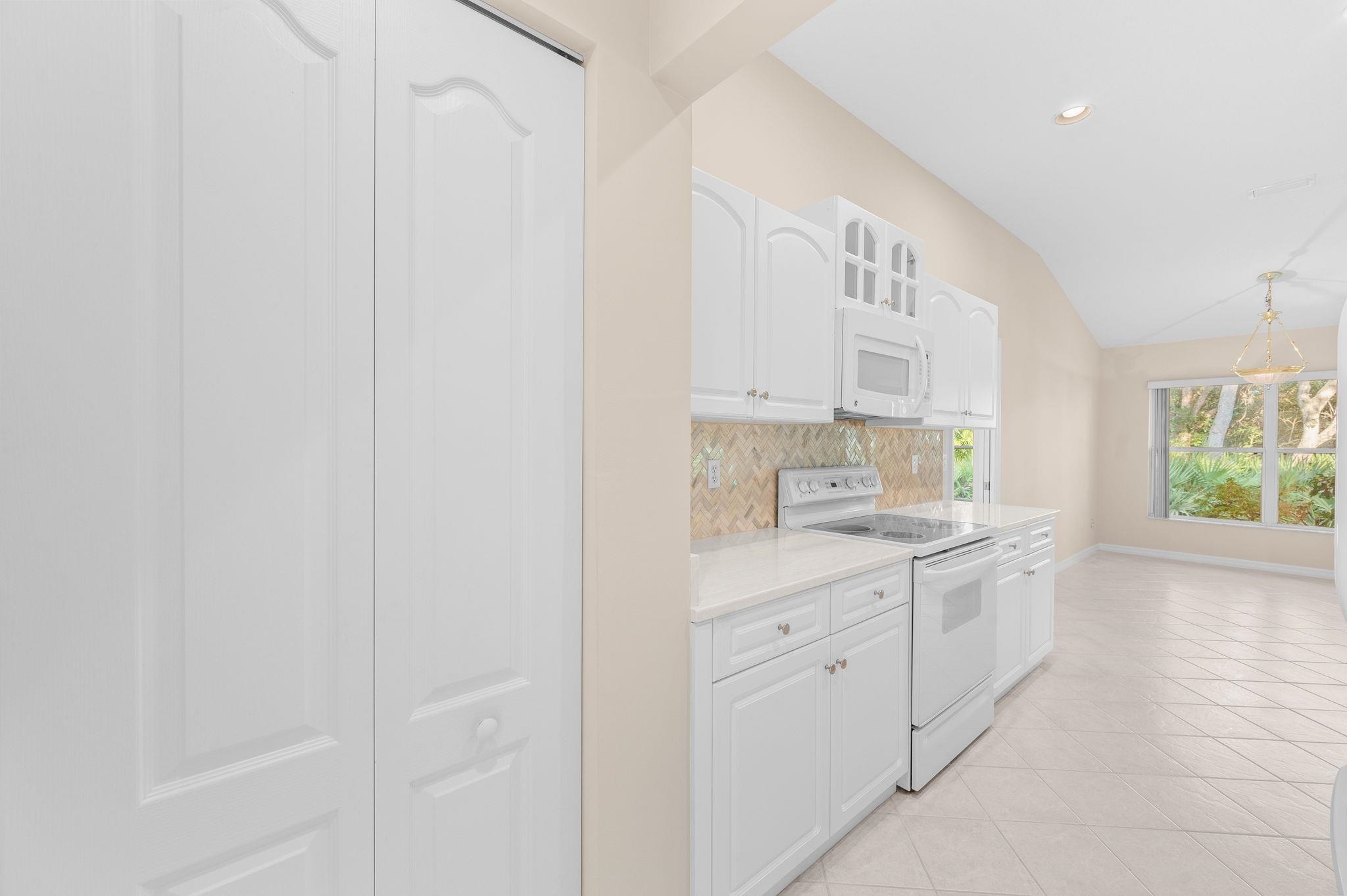 Image 14 of 44 For 284 San Nicolas Way