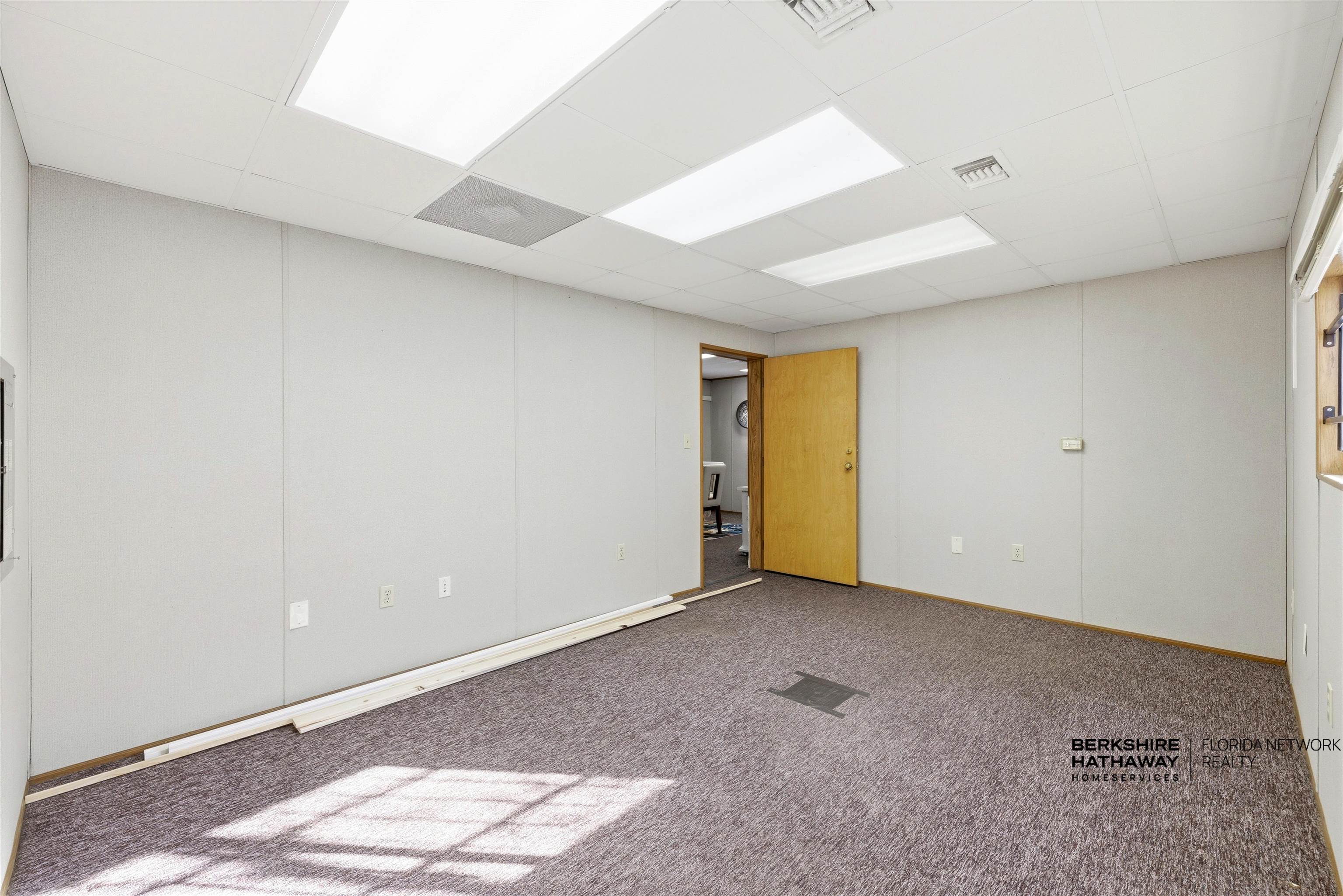 Image 11 of 21 For 5876 Old Timuquana Road  Bldg 2