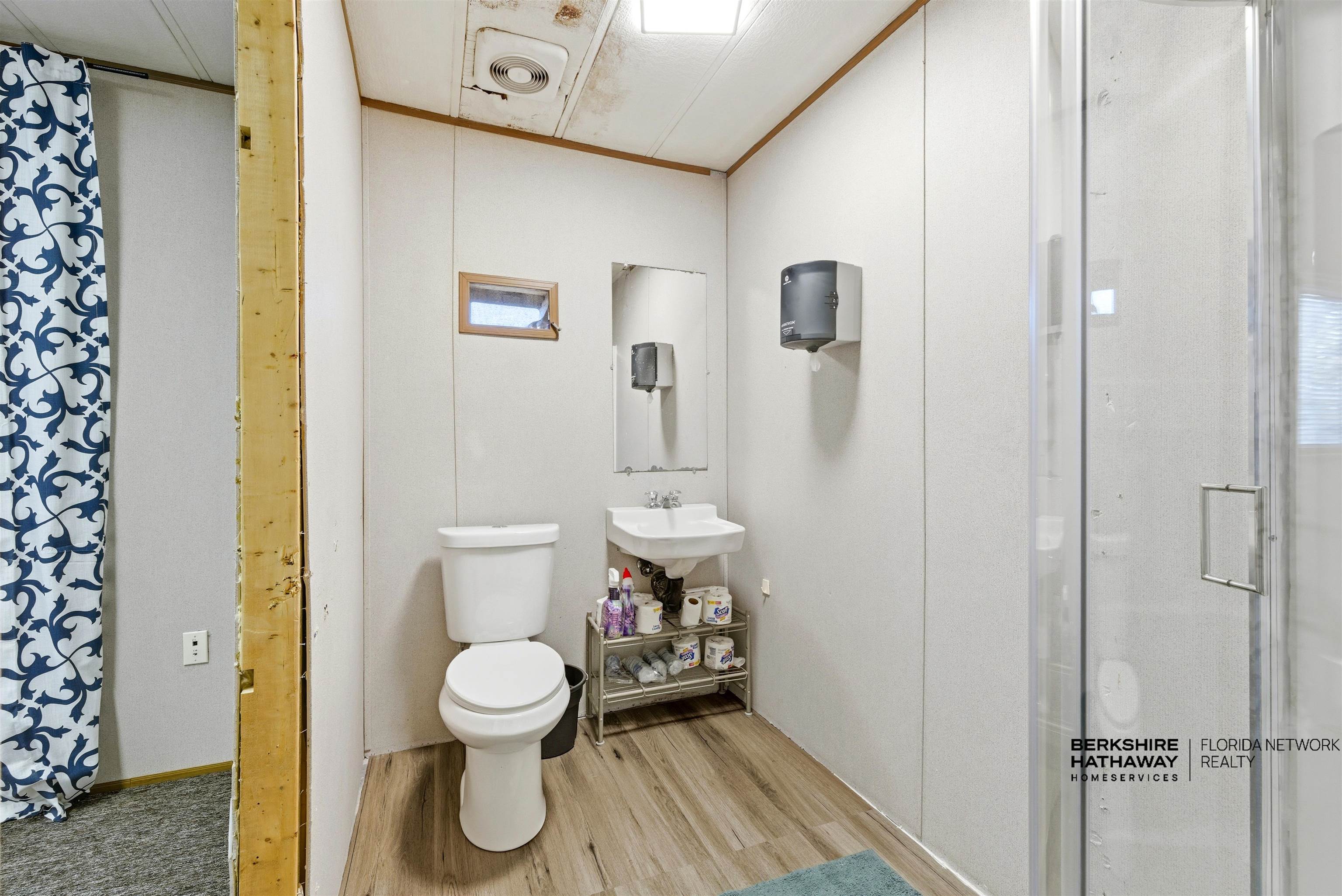 Image 12 of 21 For 5876 Old Timuquana Road  Bldg 2