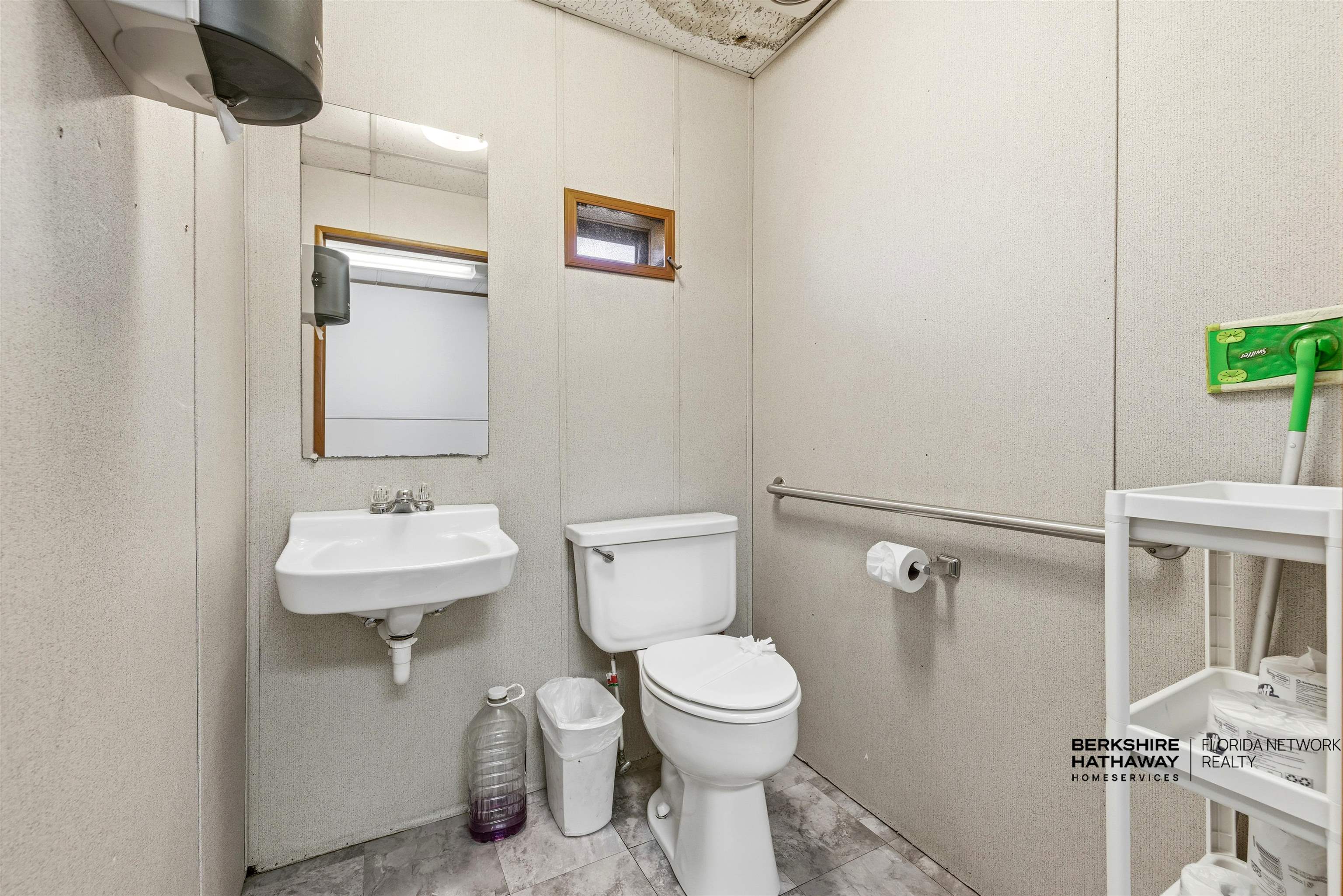 Image 7 of 21 For 5876 Old Timuquana Road  Bldg 2