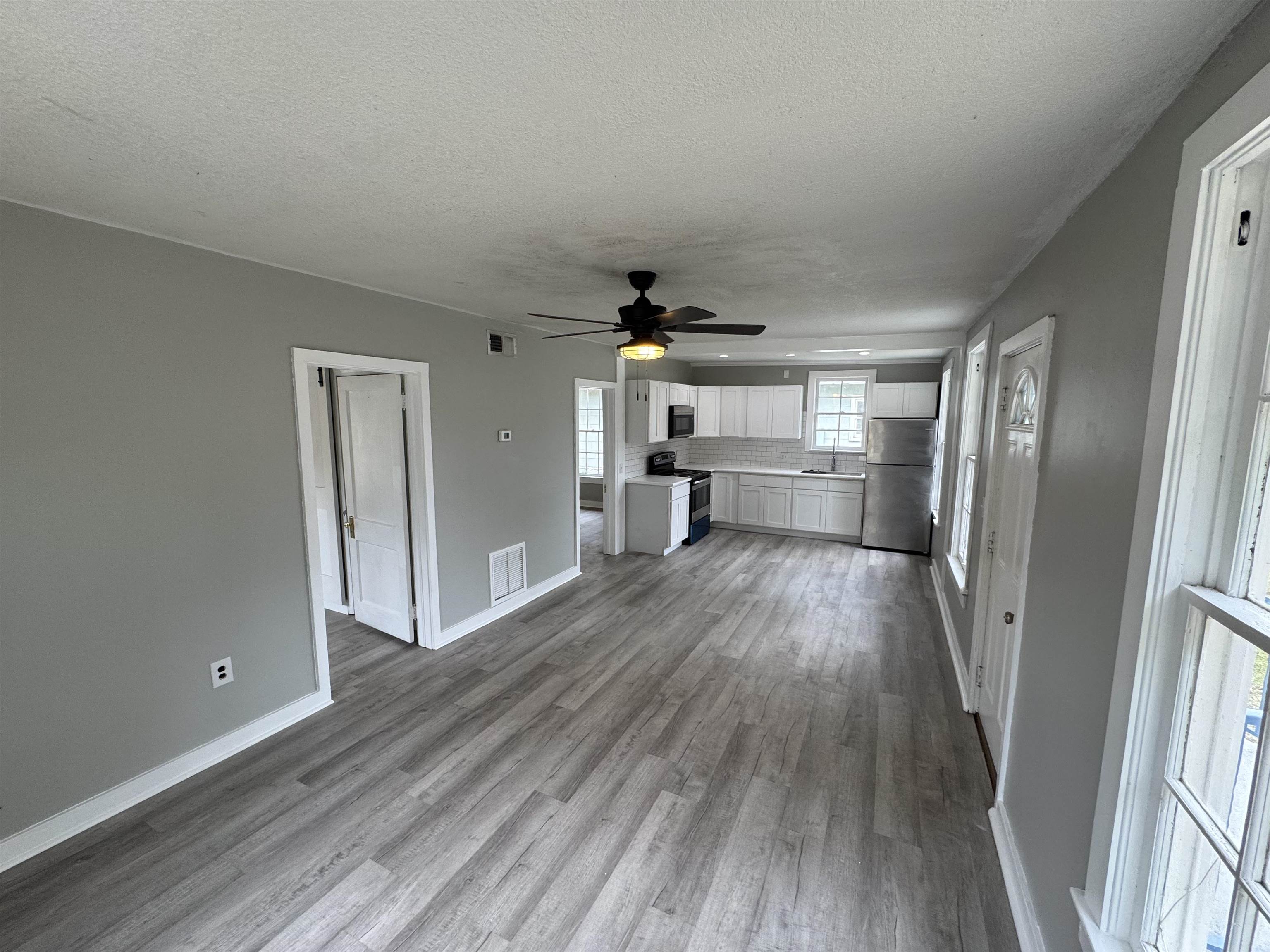 Image 4 of 21 For 2909 Lane St