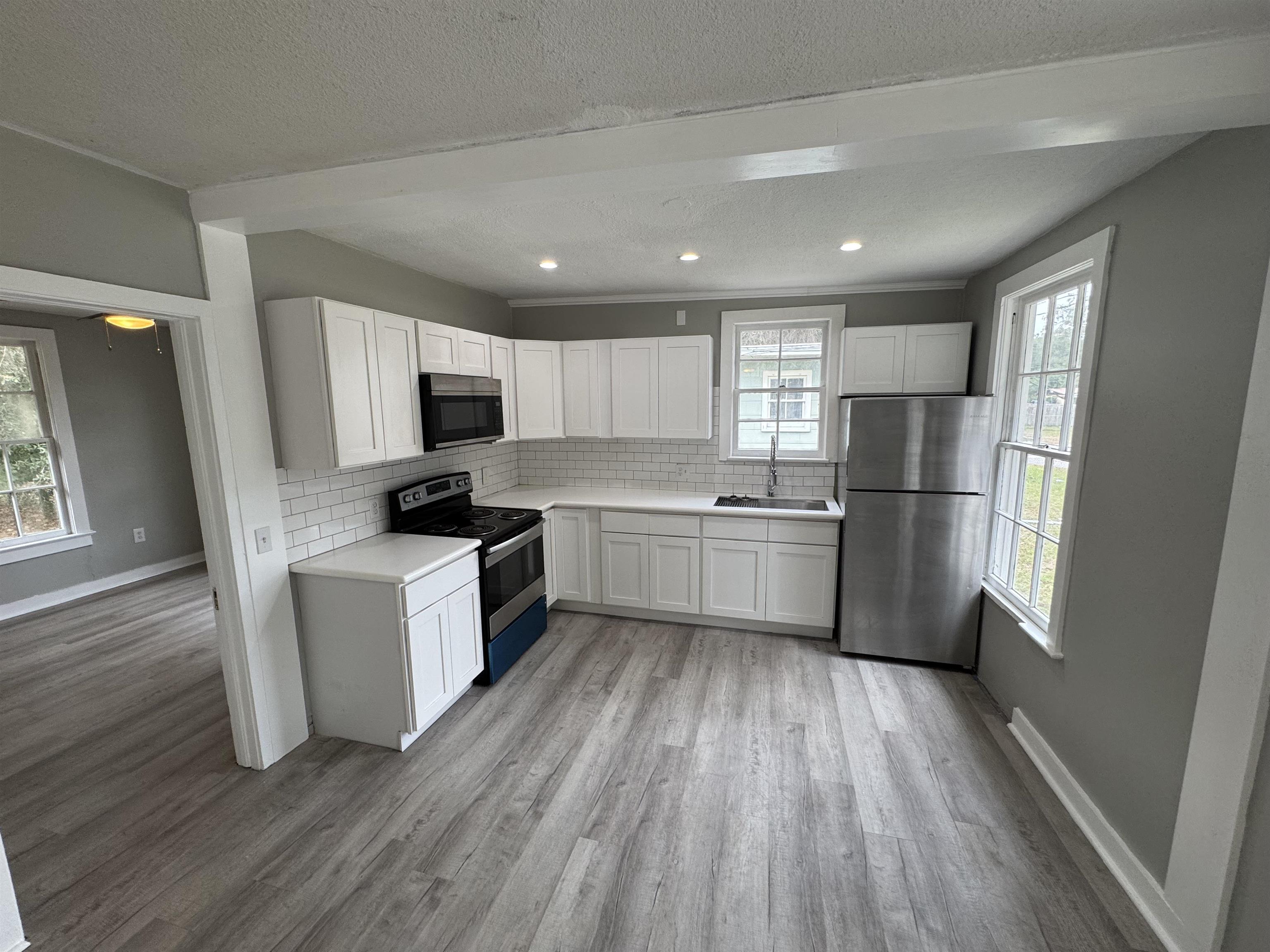 Image 5 of 21 For 2909 Lane St