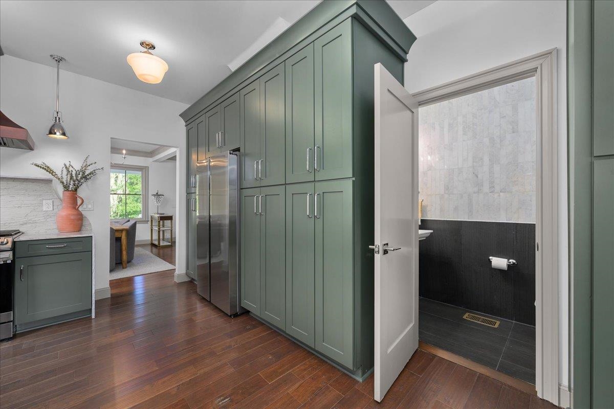 Image 18 of 39 For 117 Hotel St