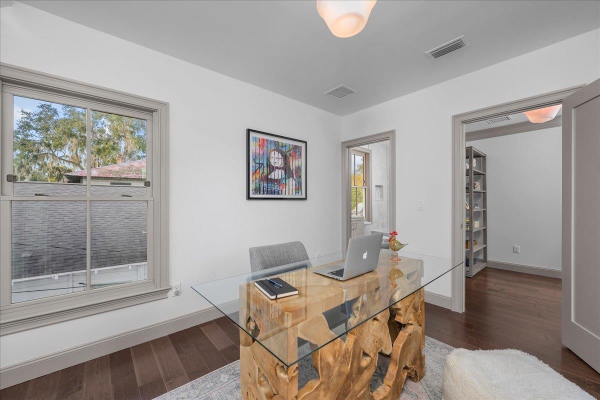 Image 27 of 39 For 117 Hotel St