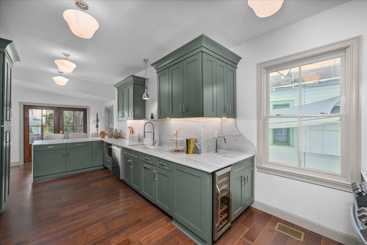 Image 3 of 39 For 117 Hotel St